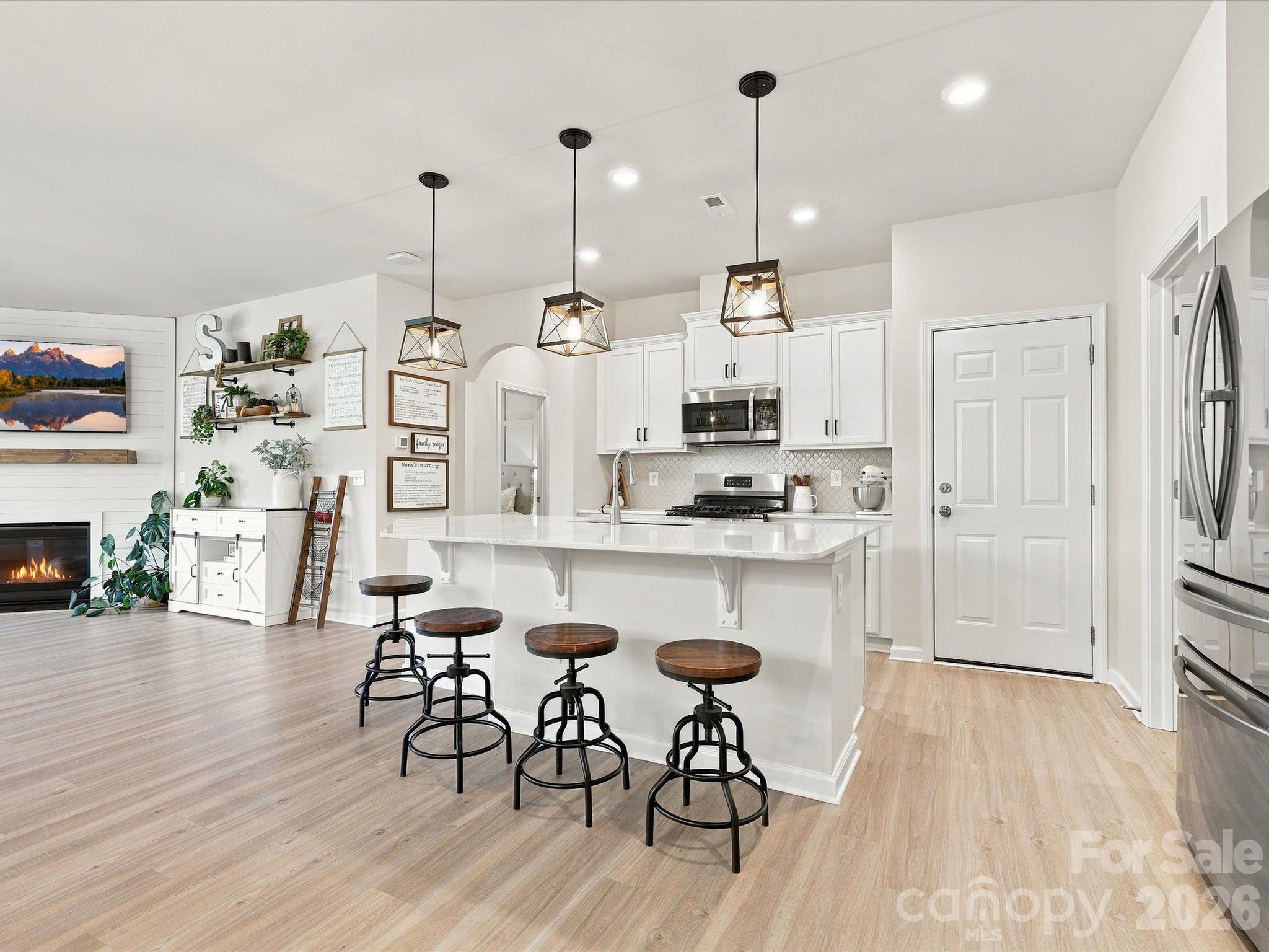 Single Family Residence at 5012 Lily Pond Circle, Waxhaw, photo 6 of 48