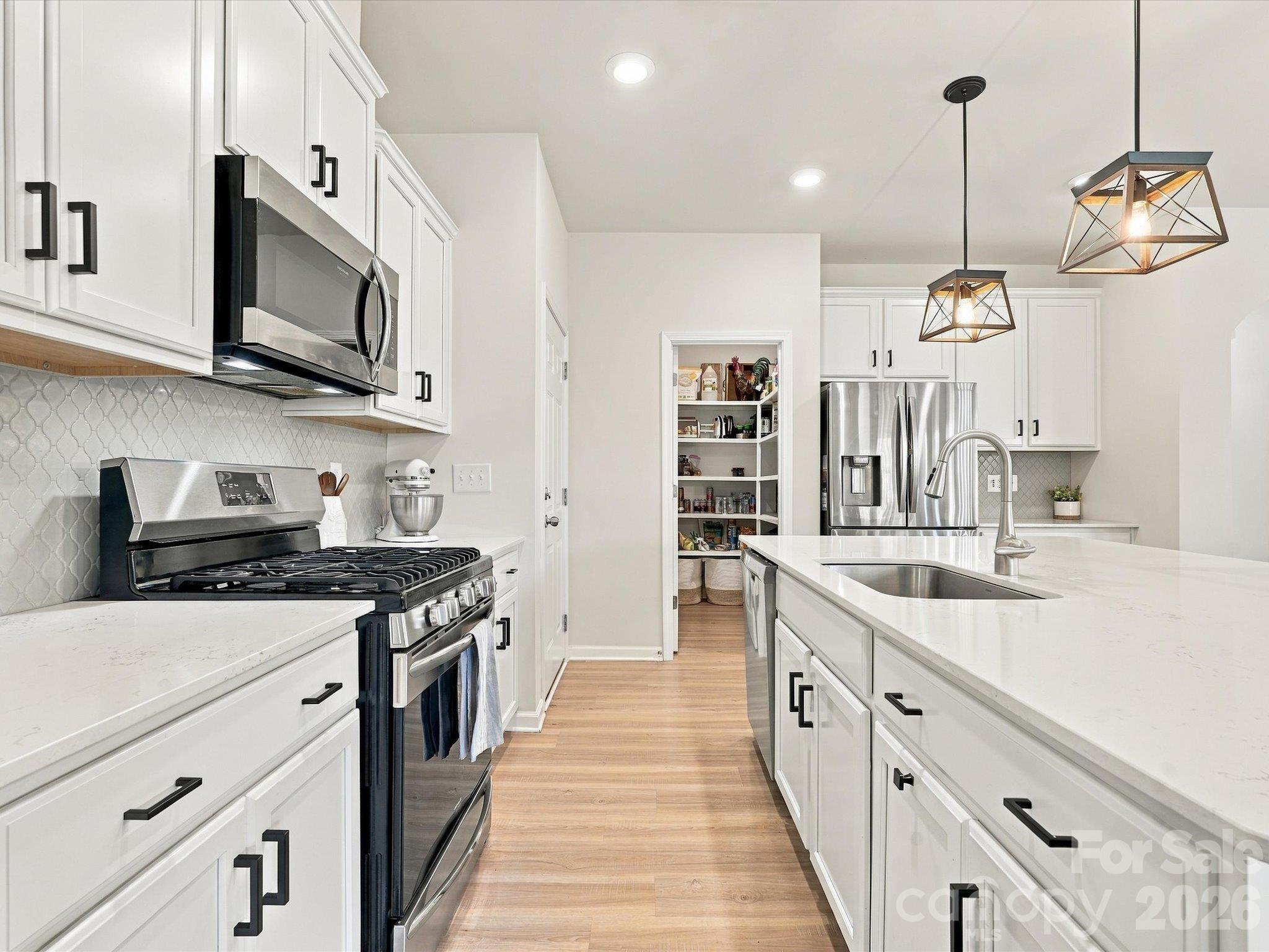 Single Family Residence at 5012 Lily Pond Circle, Waxhaw, photo 11 of 48