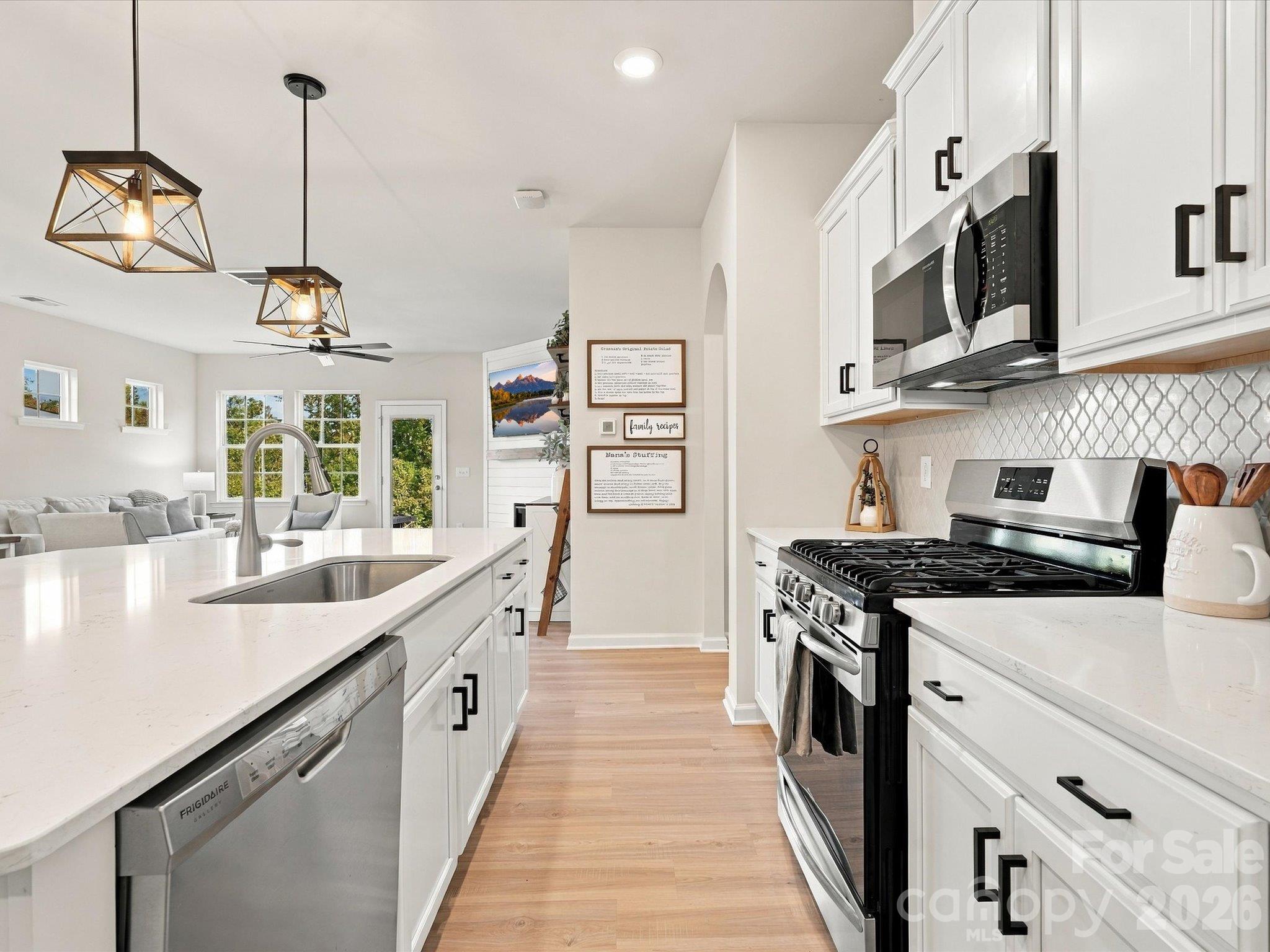 Single Family Residence at 5012 Lily Pond Circle, Waxhaw, photo 12 of 48