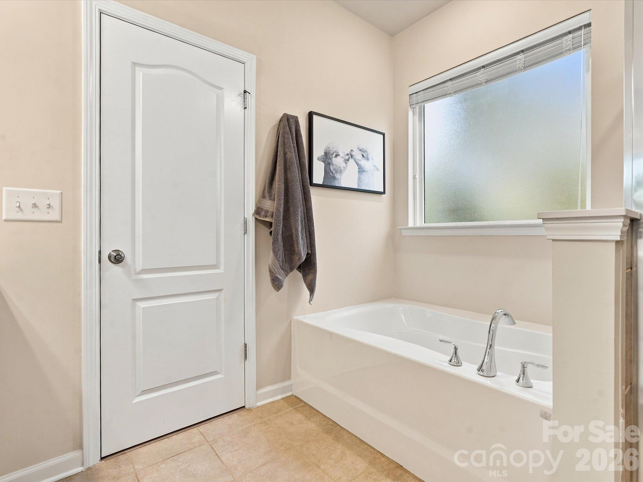 Single Family Residence at 5012 Lily Pond Circle, Waxhaw, photo 26 of 48