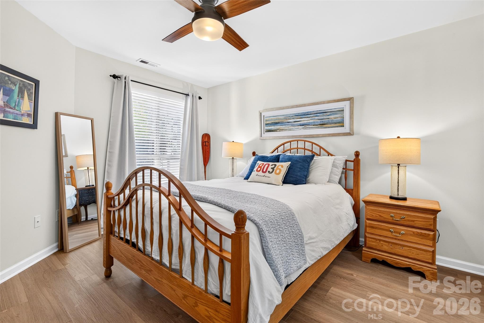 Primary Bedroom with spacious walk in closet and Primary bedroom featuring a spacious walk-in closet and private en-suite bathroom! - 928 Southwest Drive, Davidson