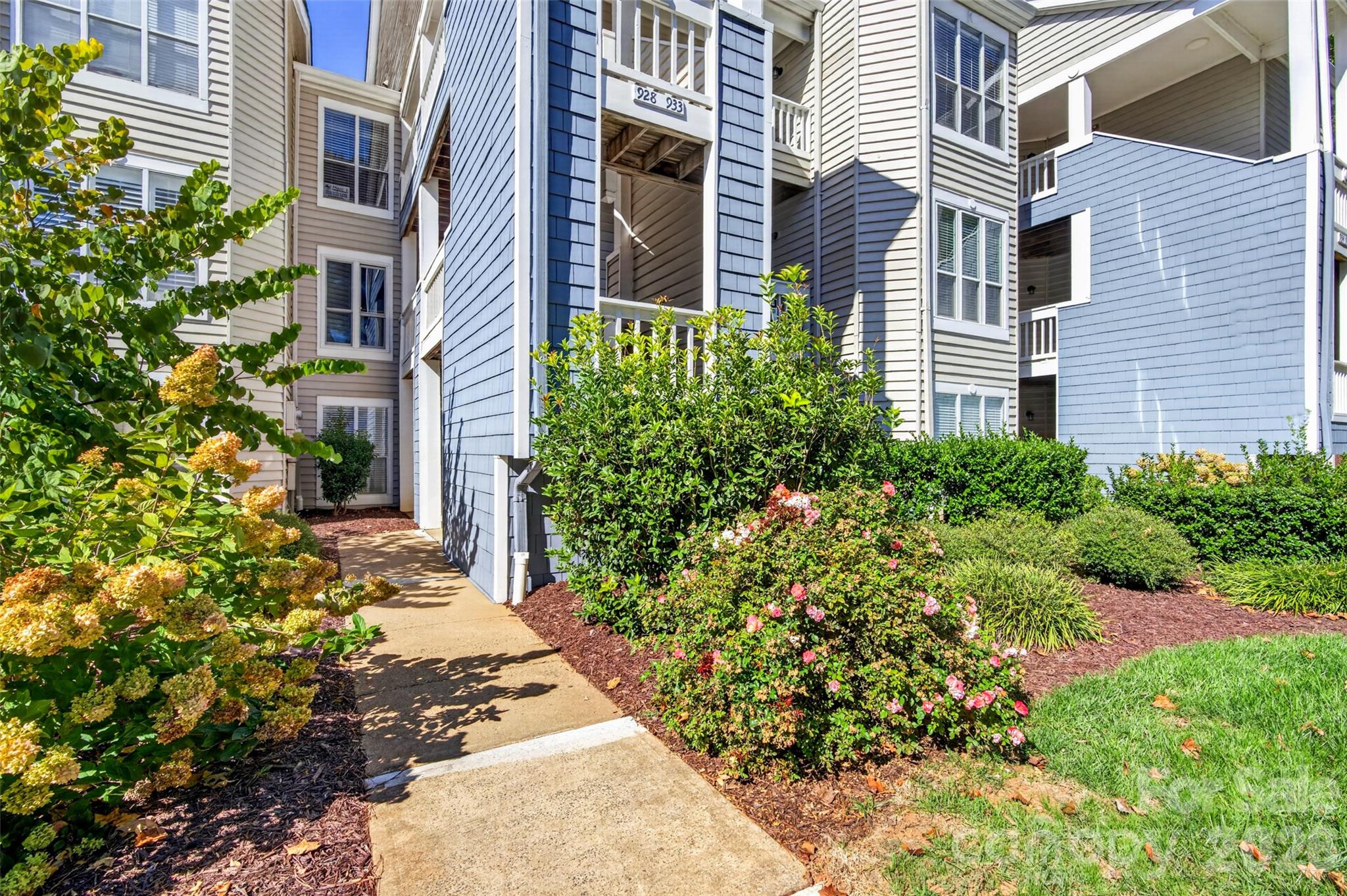 Condominium at 928 Southwest Drive, Davidson, photo 16 of 48