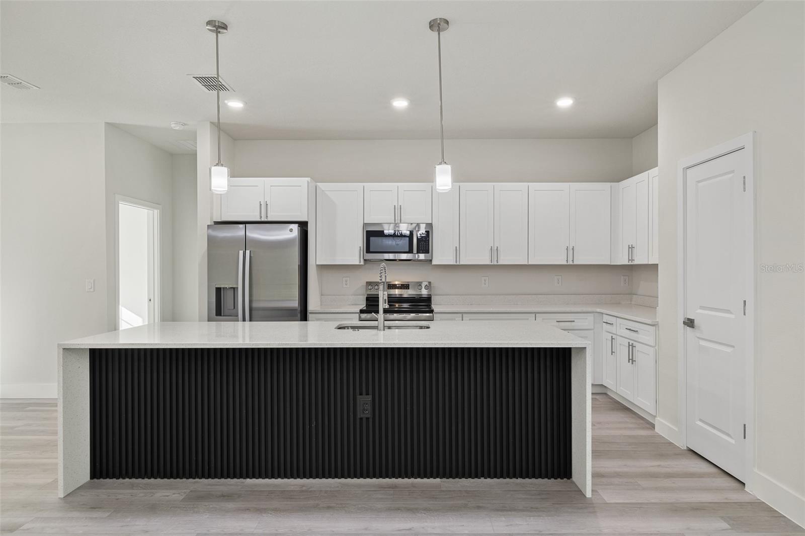 Single Family Residence at 3367 SW SOUNDVIEW DR, DUNNELLON, photo 10 of 44