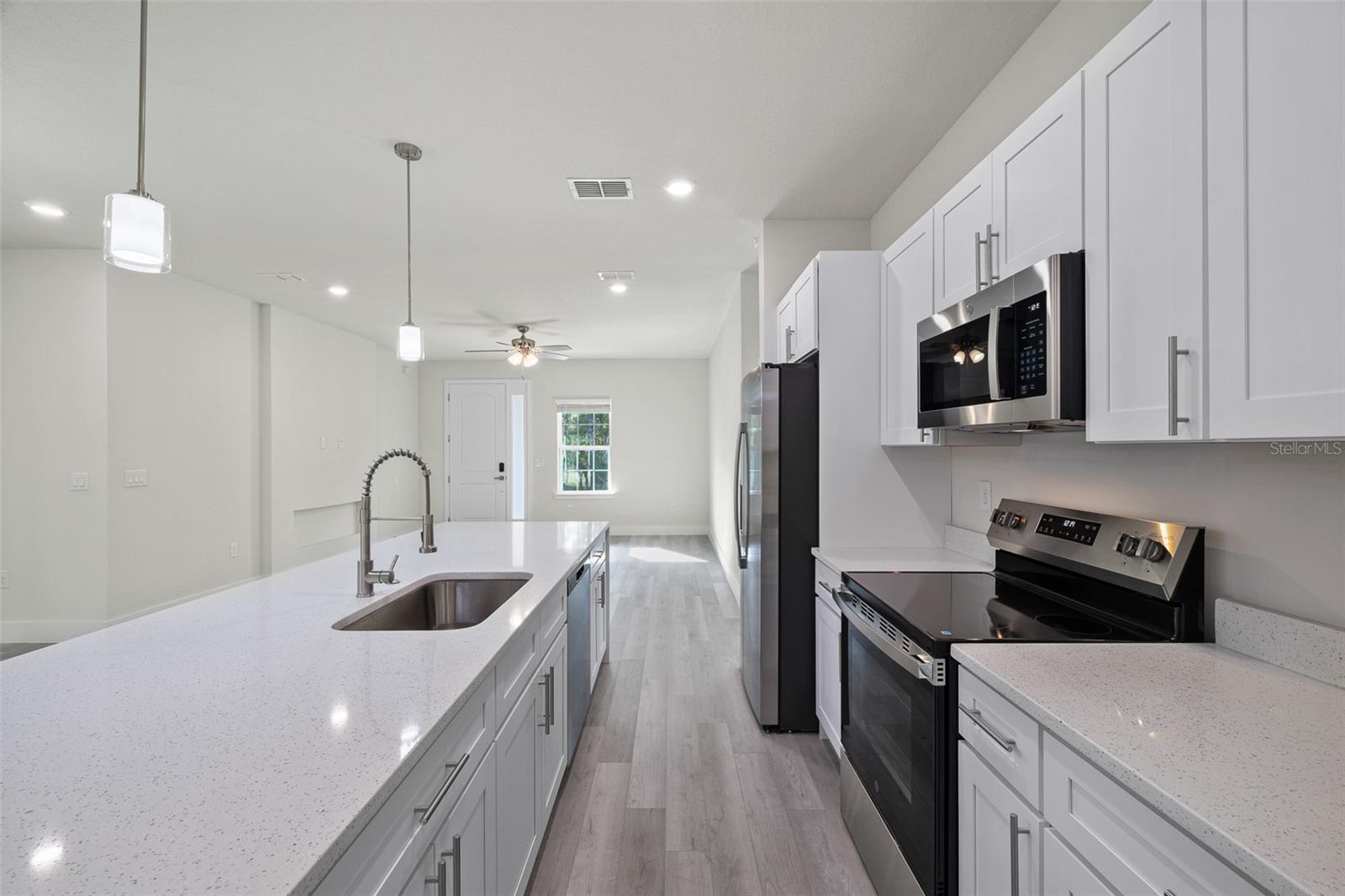 Single Family Residence at 3367 SW SOUNDVIEW DR, DUNNELLON, photo 14 of 44