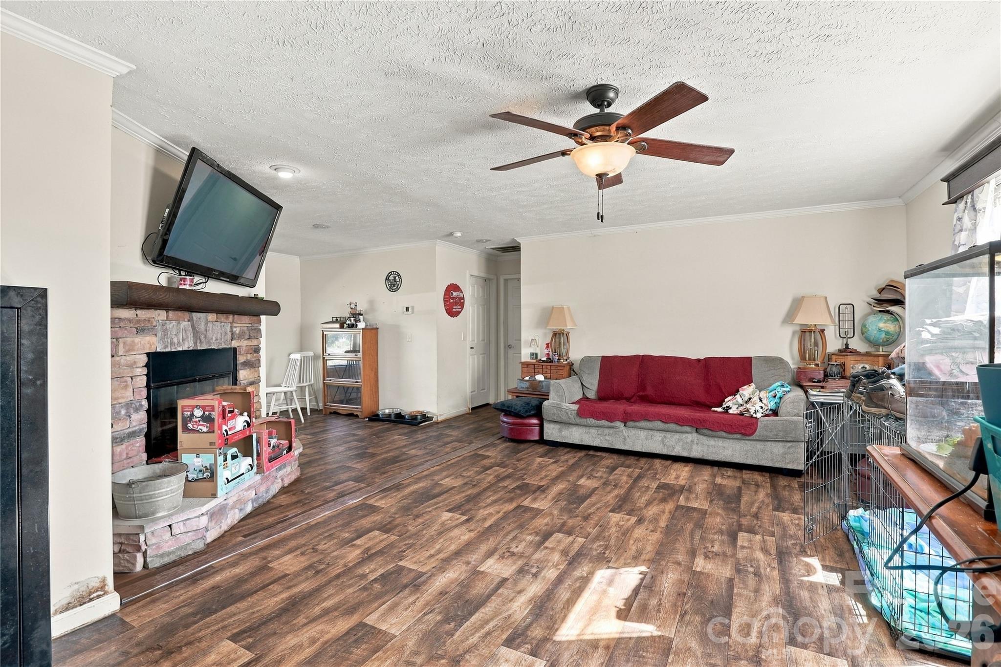 Single Family Residence at 106 Belinda Loop, Statesville, photo 2 of 29