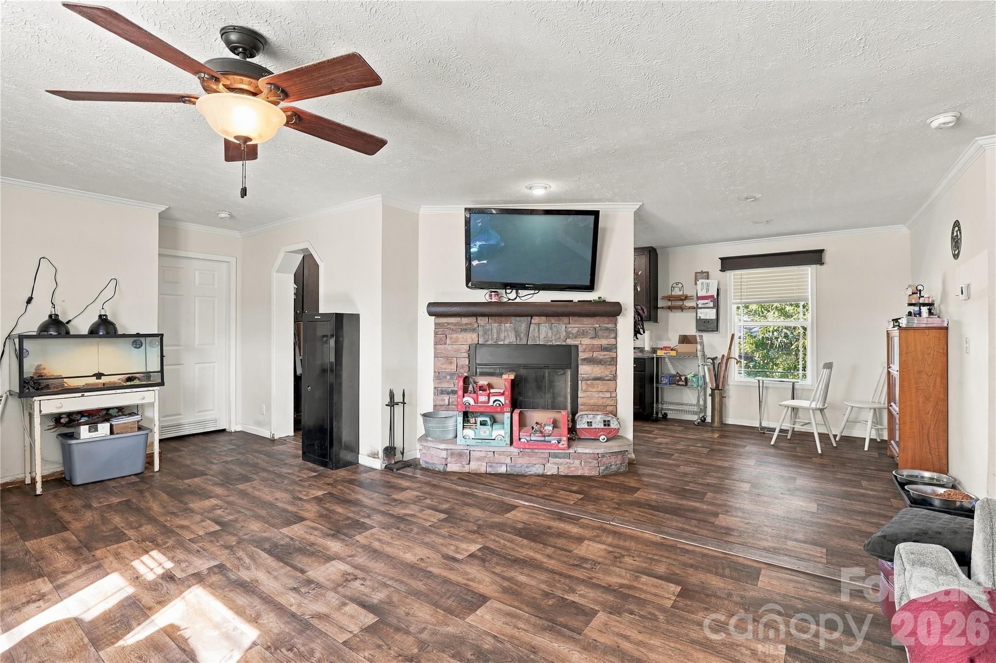 Single Family Residence at 106 Belinda Loop, Statesville, photo 4 of 29