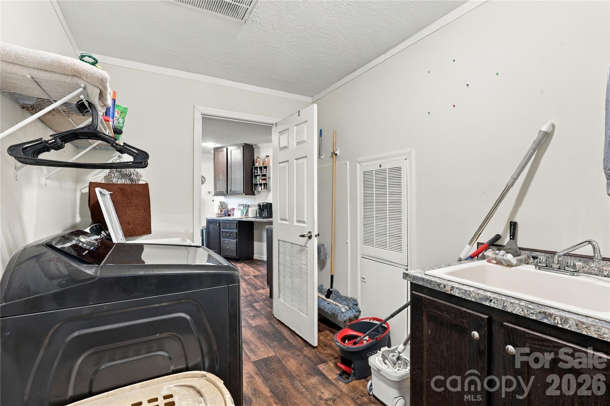 Single Family Residence at 106 Belinda Loop, Statesville, photo 10 of 29