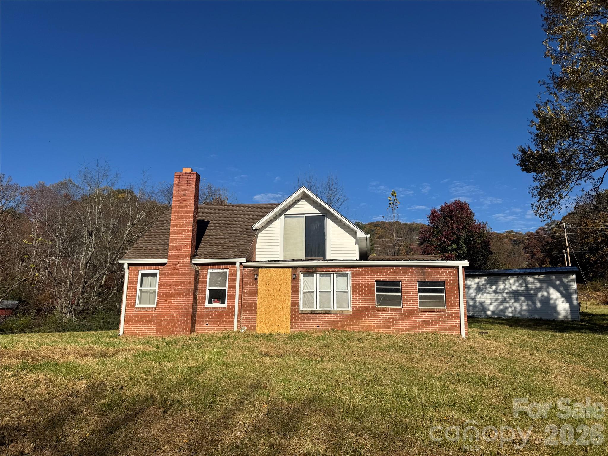 Single Family Residence at 102 Ransom Road, Clyde, photo 4 of 5