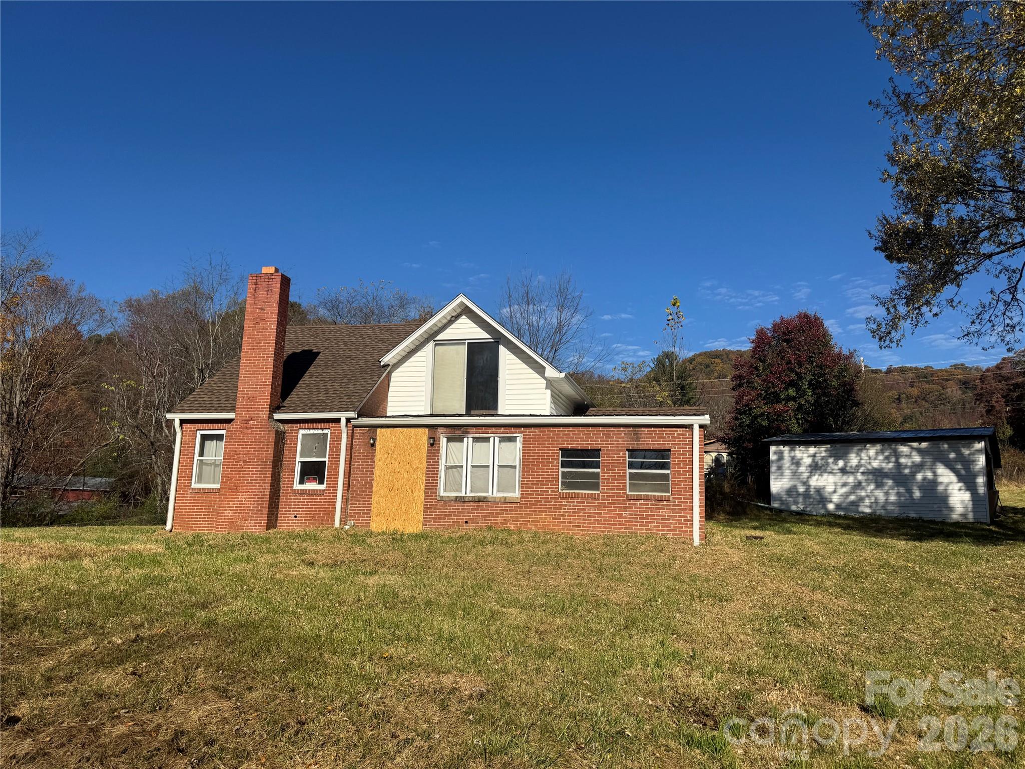 Single Family Residence at 102 Ransom Road, Clyde, photo 5 of 5