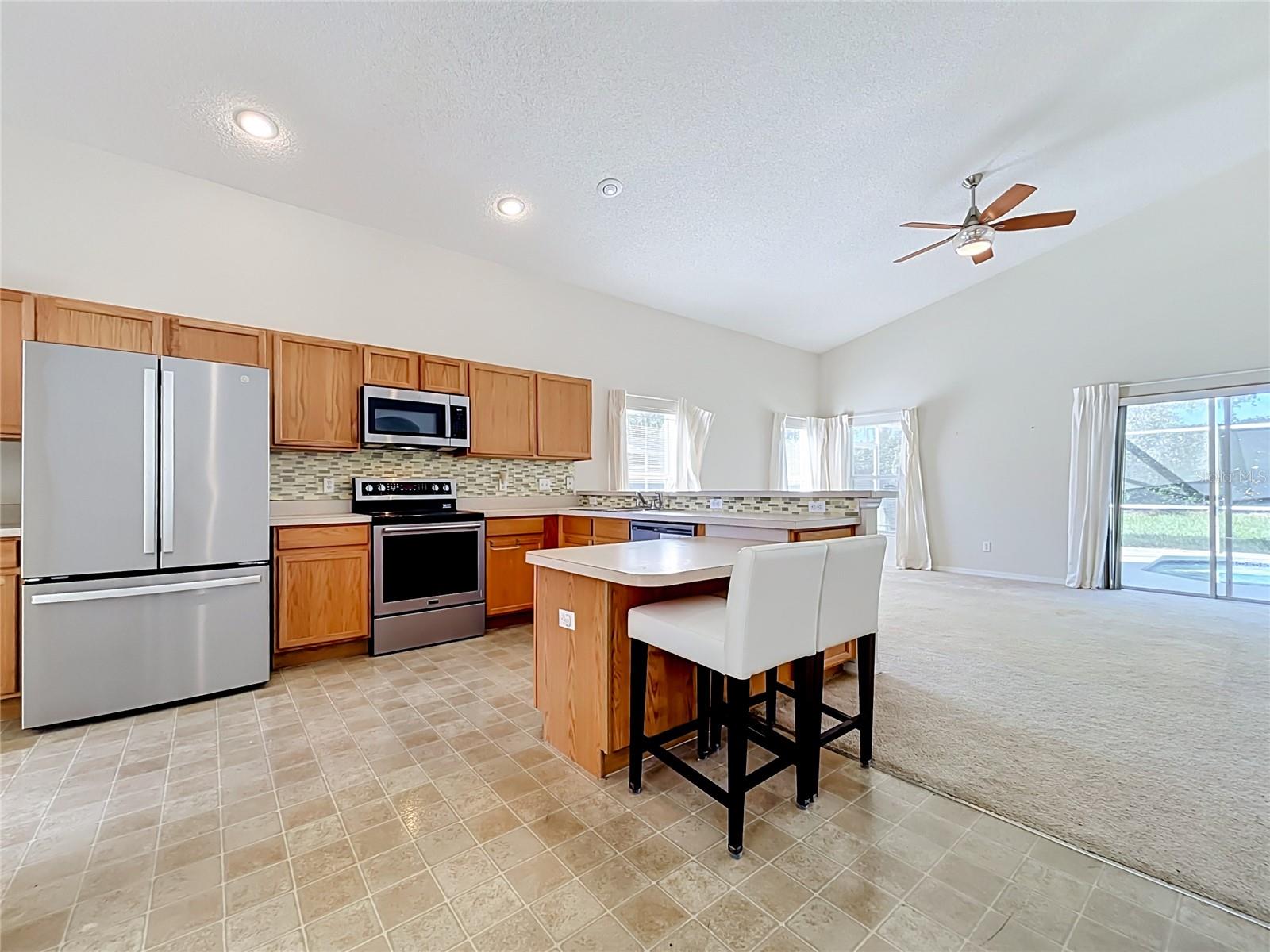 Single Family Residence at 750 BLOOMINGDALE DR, DAVENPORT, photo 7 of 33