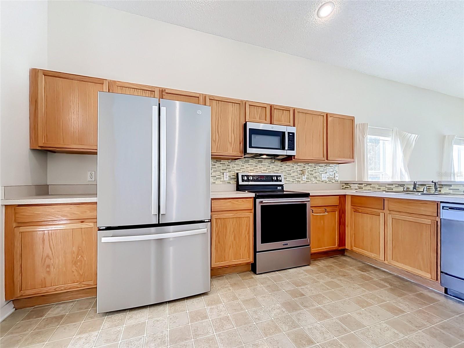 Single Family Residence at 750 BLOOMINGDALE DR, DAVENPORT, photo 8 of 33
