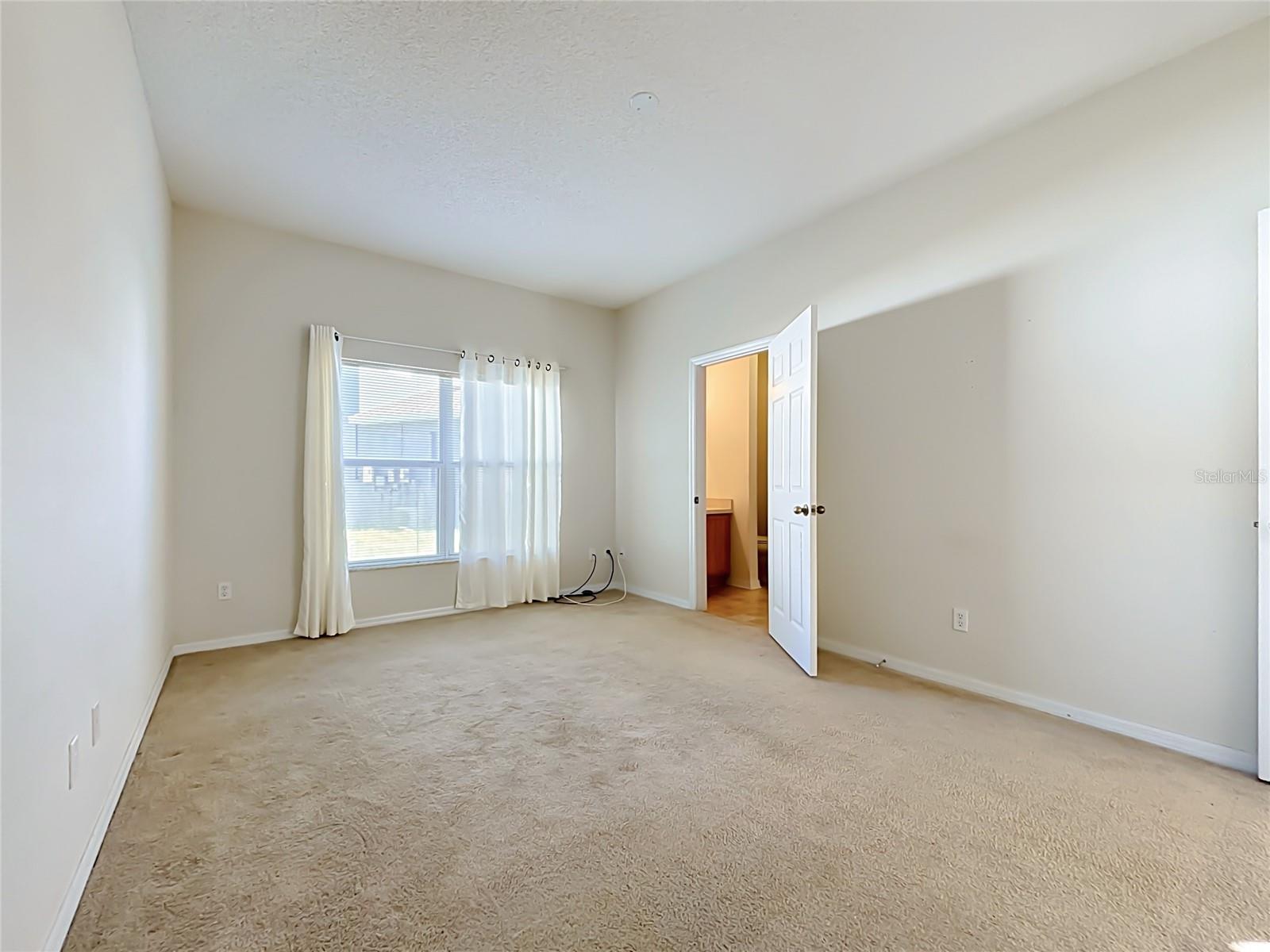 Single Family Residence at 750 BLOOMINGDALE DR, DAVENPORT, photo 16 of 33