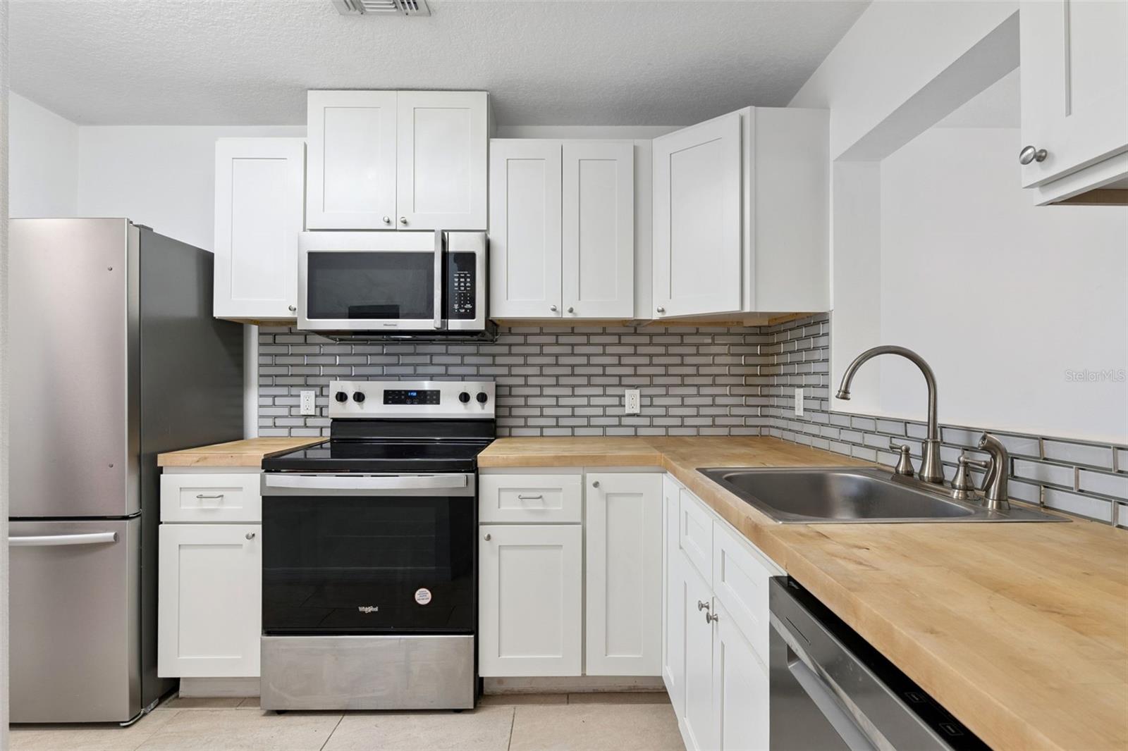Condominium at 2254 GRENWICH AVE #2254, ORLANDO, photo 13 of 35