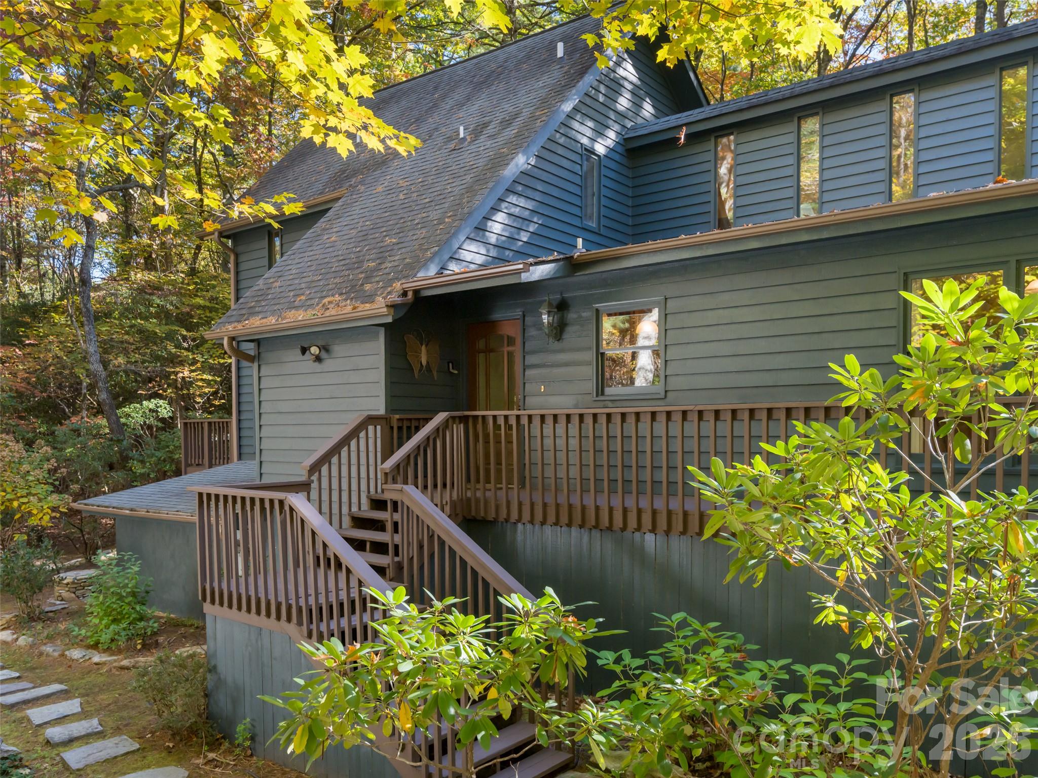 Single Family Residence at 944 Cold Mountain Road, Lake Toxaway, photo 4 of 43