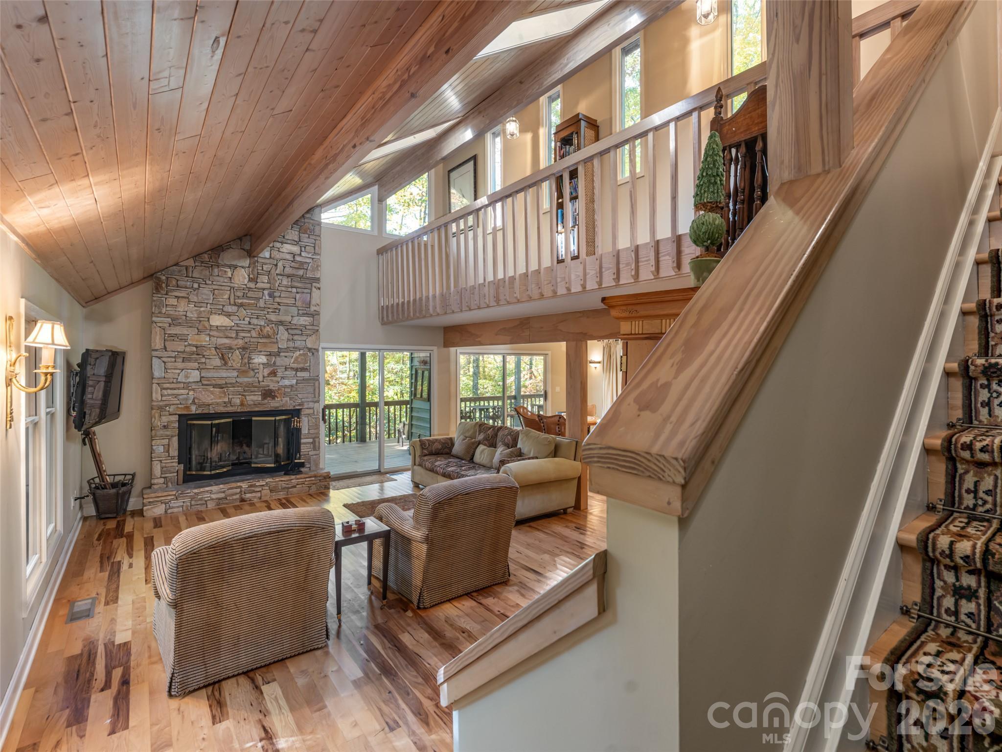 Single Family Residence at 944 Cold Mountain Road, Lake Toxaway, photo 5 of 43