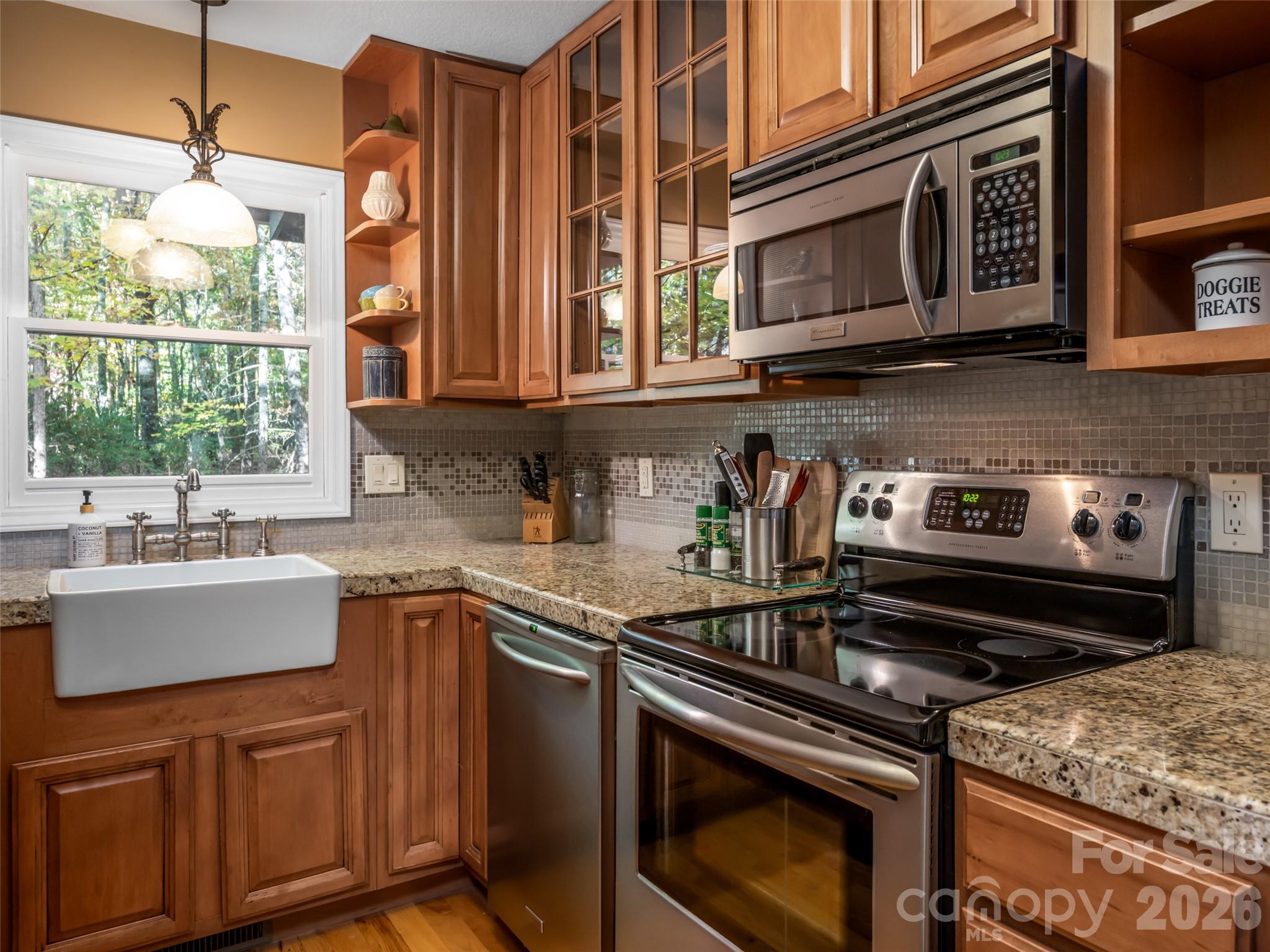 Single Family Residence at 944 Cold Mountain Road, Lake Toxaway, photo 11 of 43