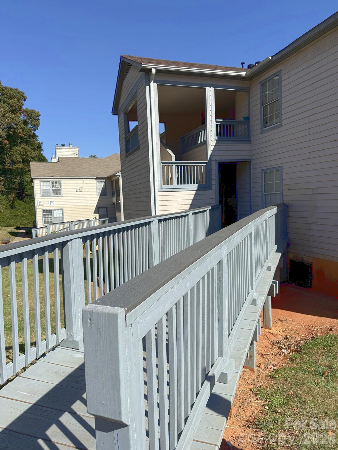 Condominium at 8119 Tremaine Circle, Charlotte, photo 4 of 37