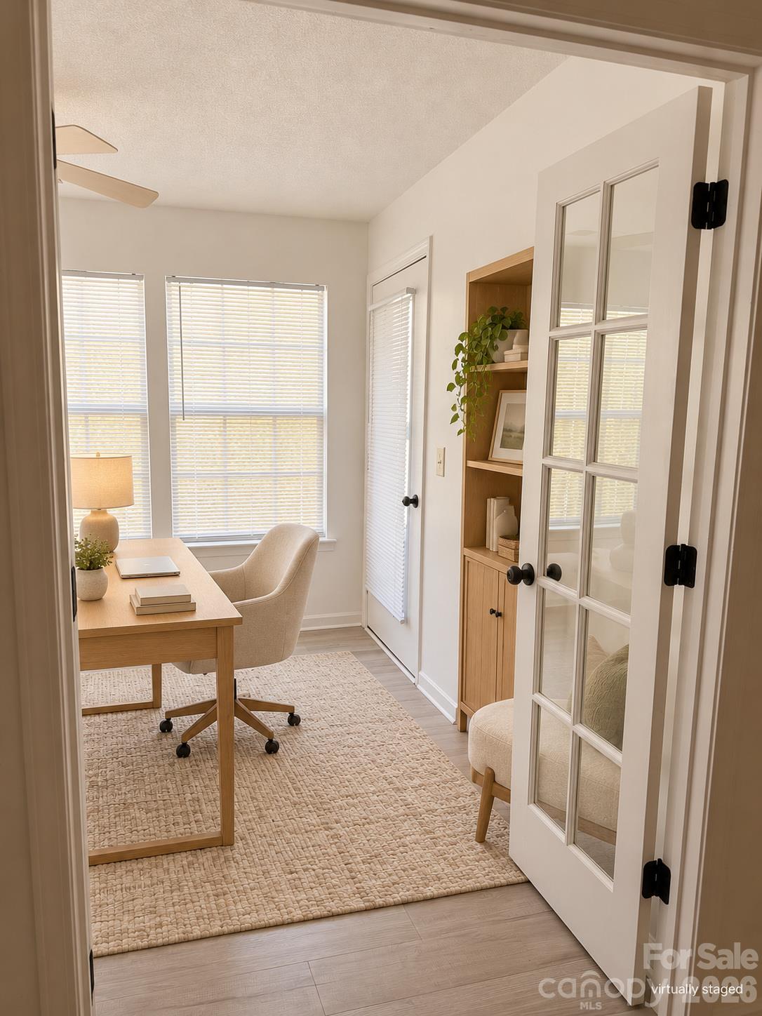 Condominium at 8119 Tremaine Circle, Charlotte, photo 7 of 37