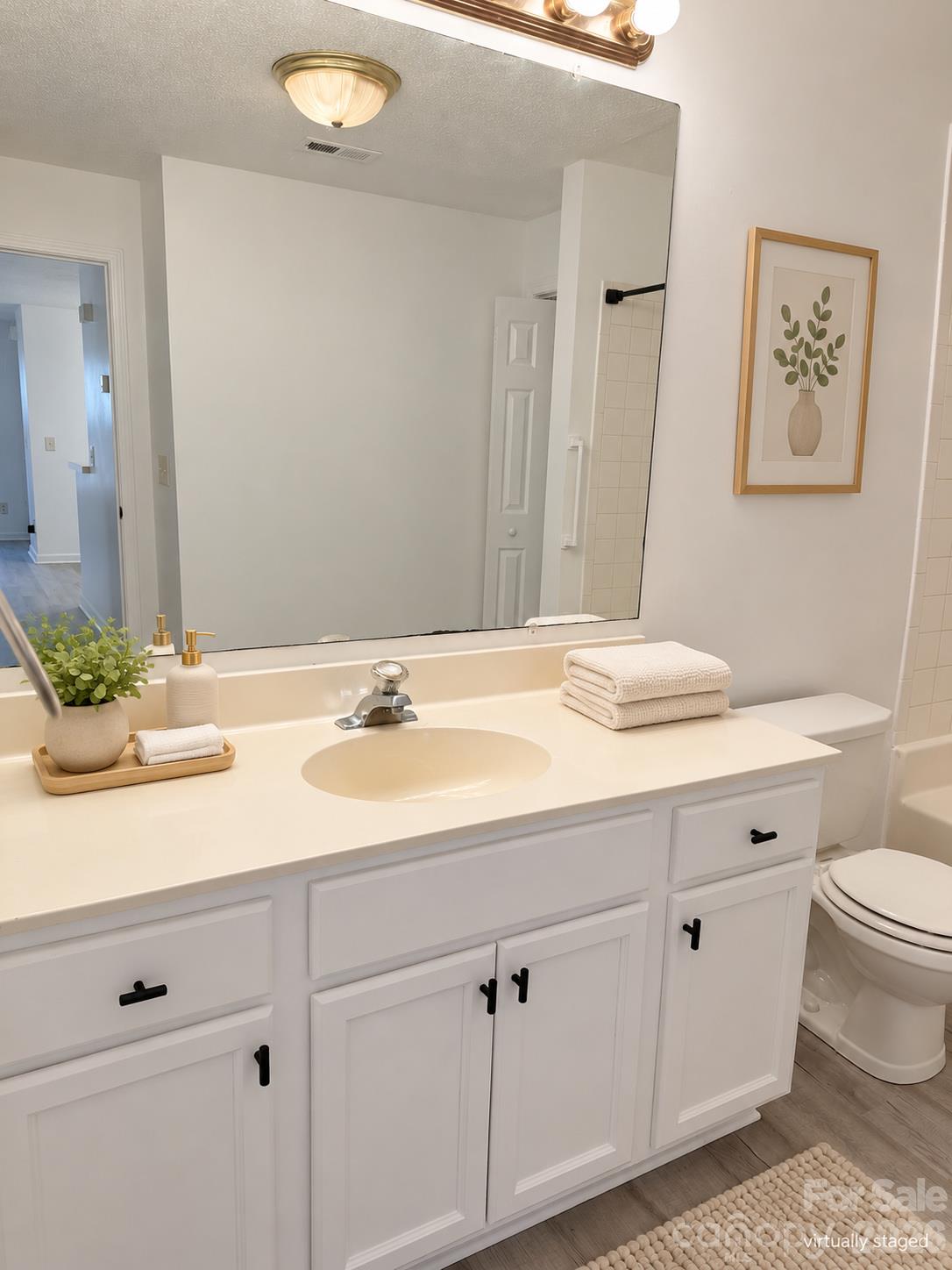 Condominium at 8119 Tremaine Circle, Charlotte, photo 29 of 37