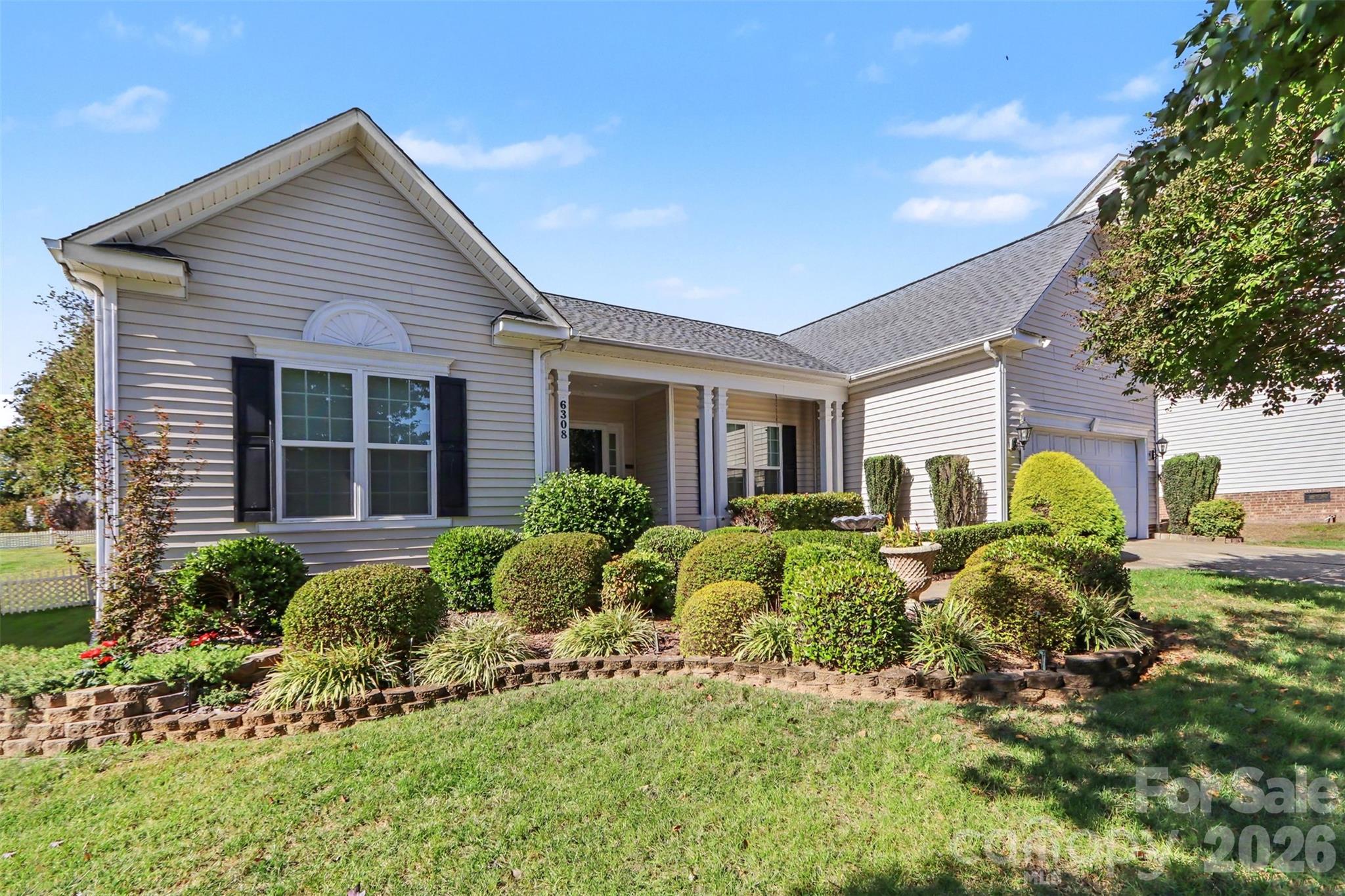 Single Family Residence at 6308 Creek Breeze Road, Charlotte, photo 2 of 36