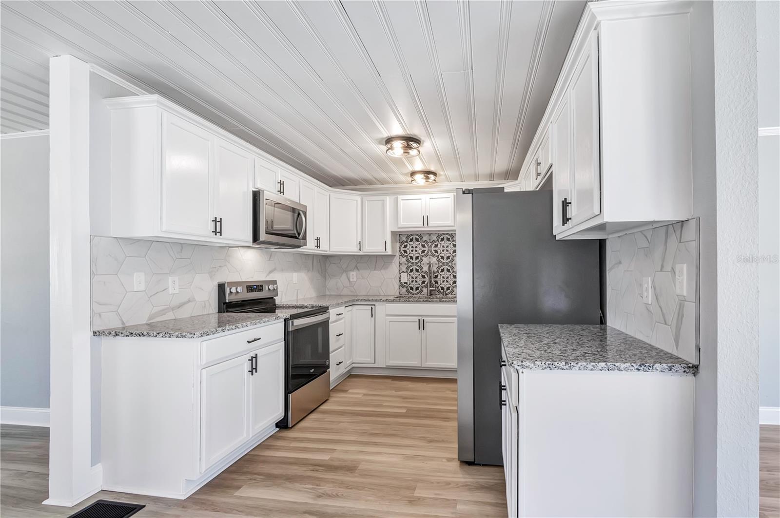 Single Family Residence at 5926 CRAFTON DR, LAKELAND, photo 17 of 43