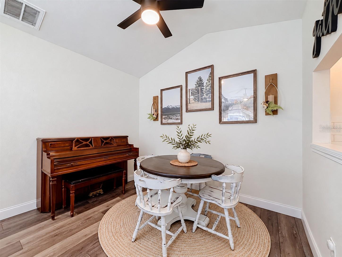 Virtually Staged - 3007 JON JON CT, ORLANDO