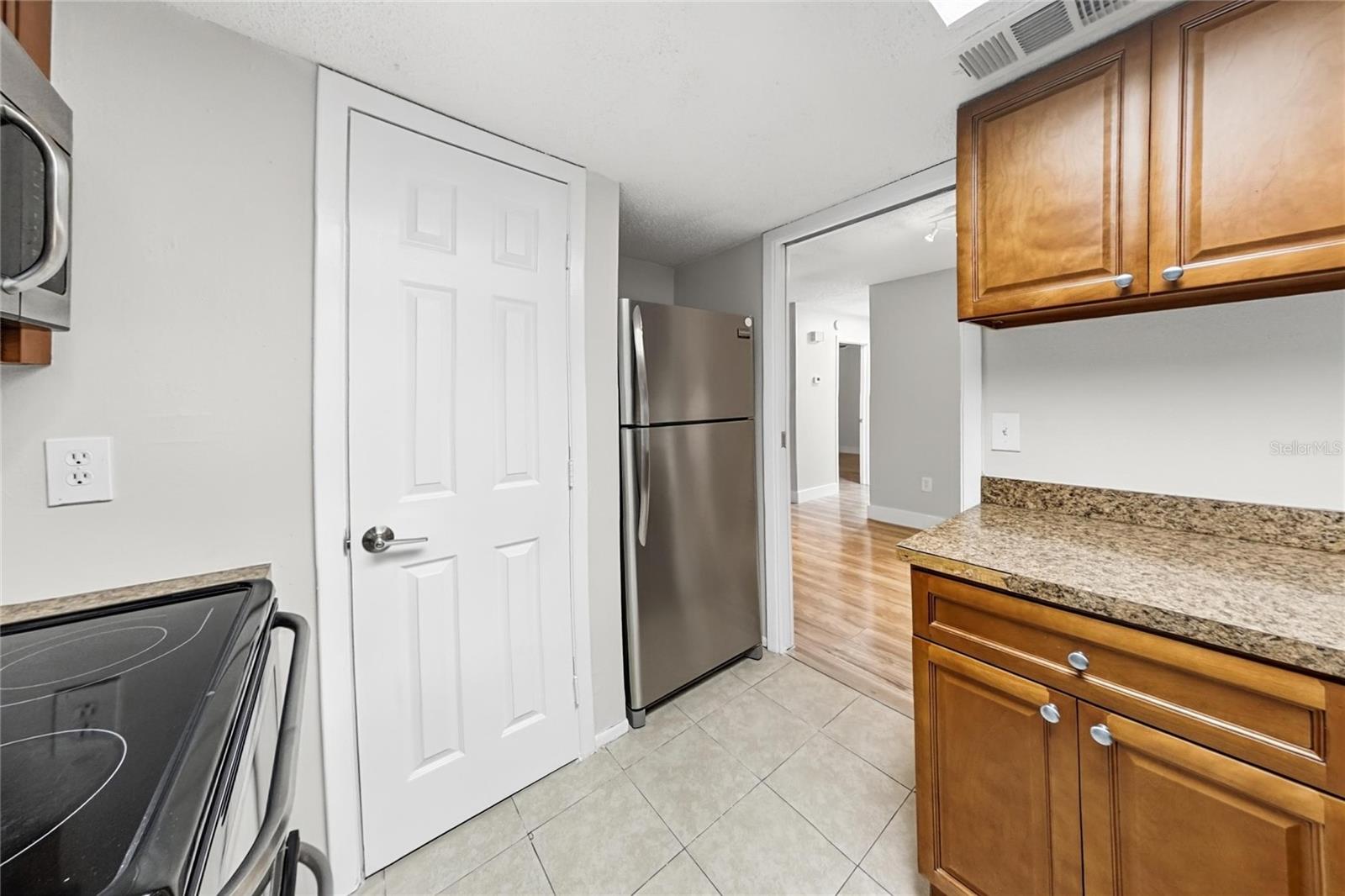 Single Family Residence at 5051 BROOKSIDE LN, NEW PORT RICHEY, photo 8 of 18