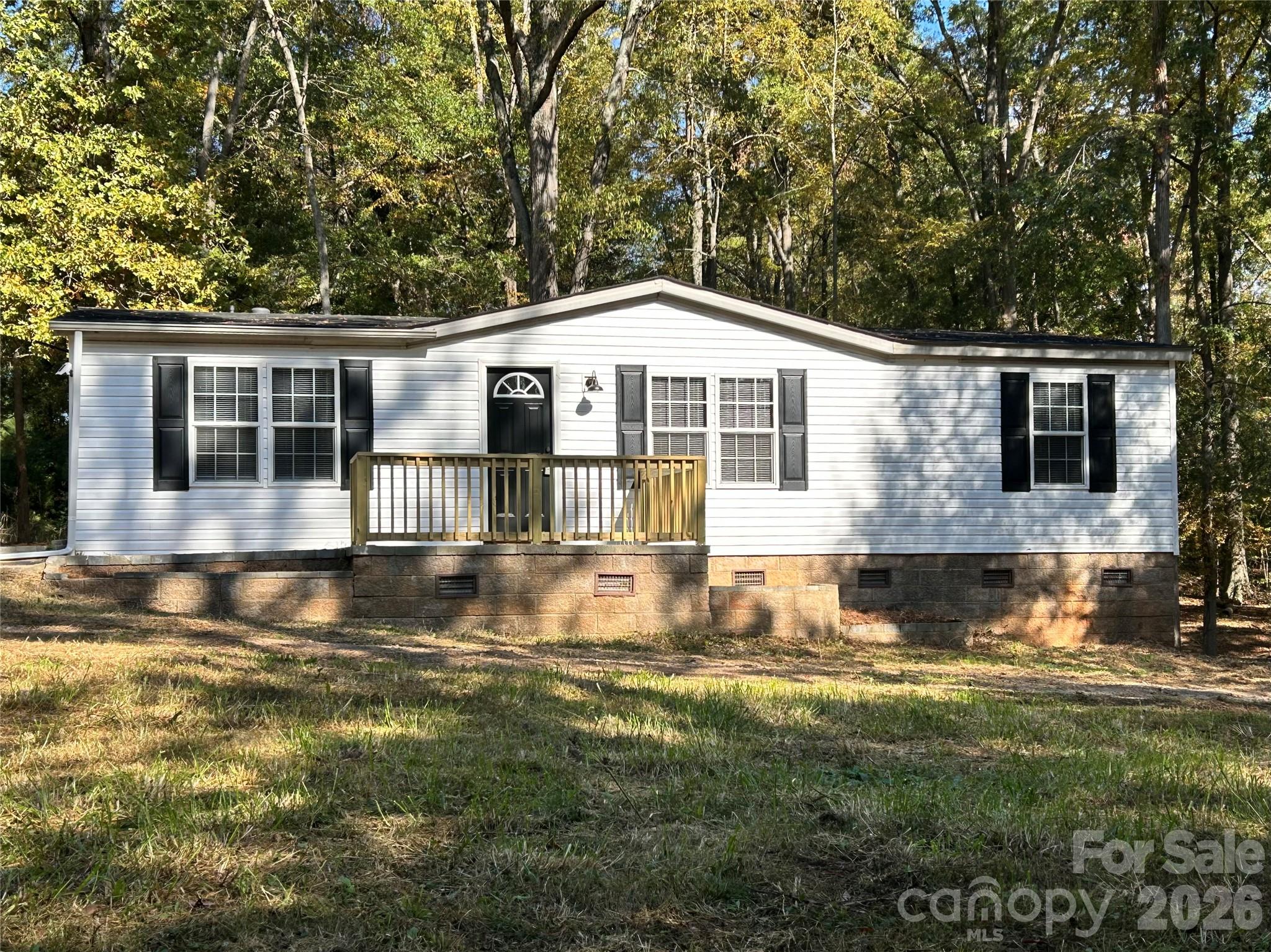 Single Family Residence at 2137 Plumcrest Lane, Clover, photo 2 of 34