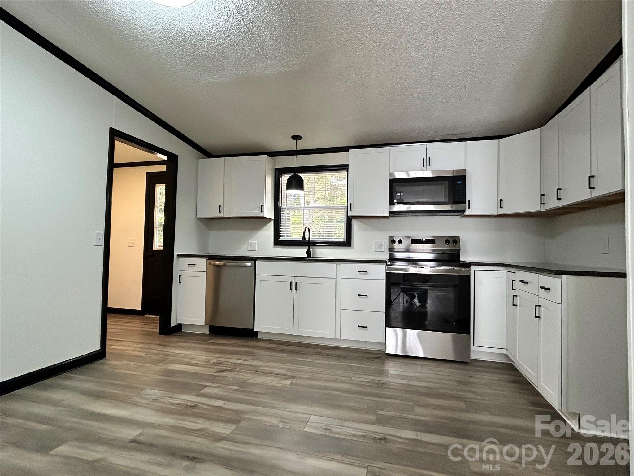 Single Family Residence at 2137 Plumcrest Lane, Clover, photo 6 of 34