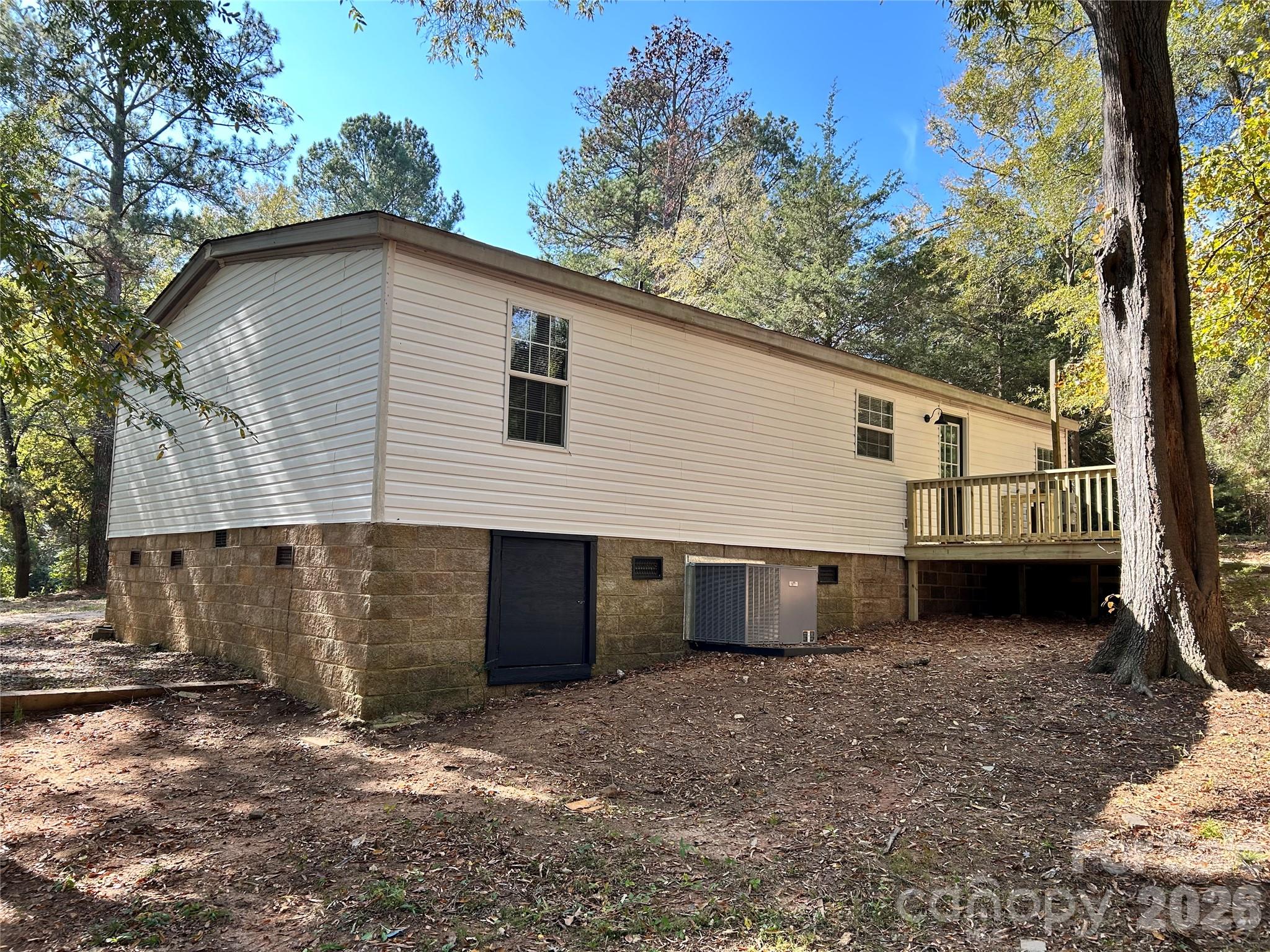 Single Family Residence at 2137 Plumcrest Lane, Clover, photo 33 of 34