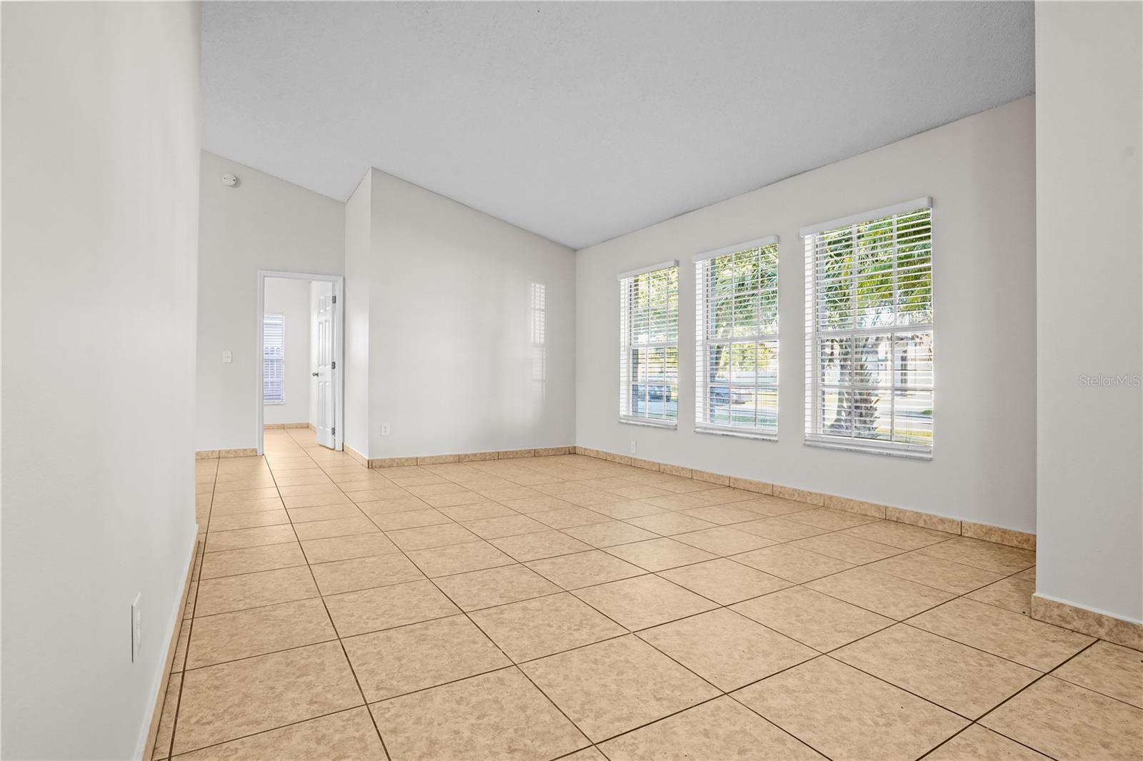 Single Family Residence at 14912 DAY LILY CT, ORLANDO, photo 11 of 42