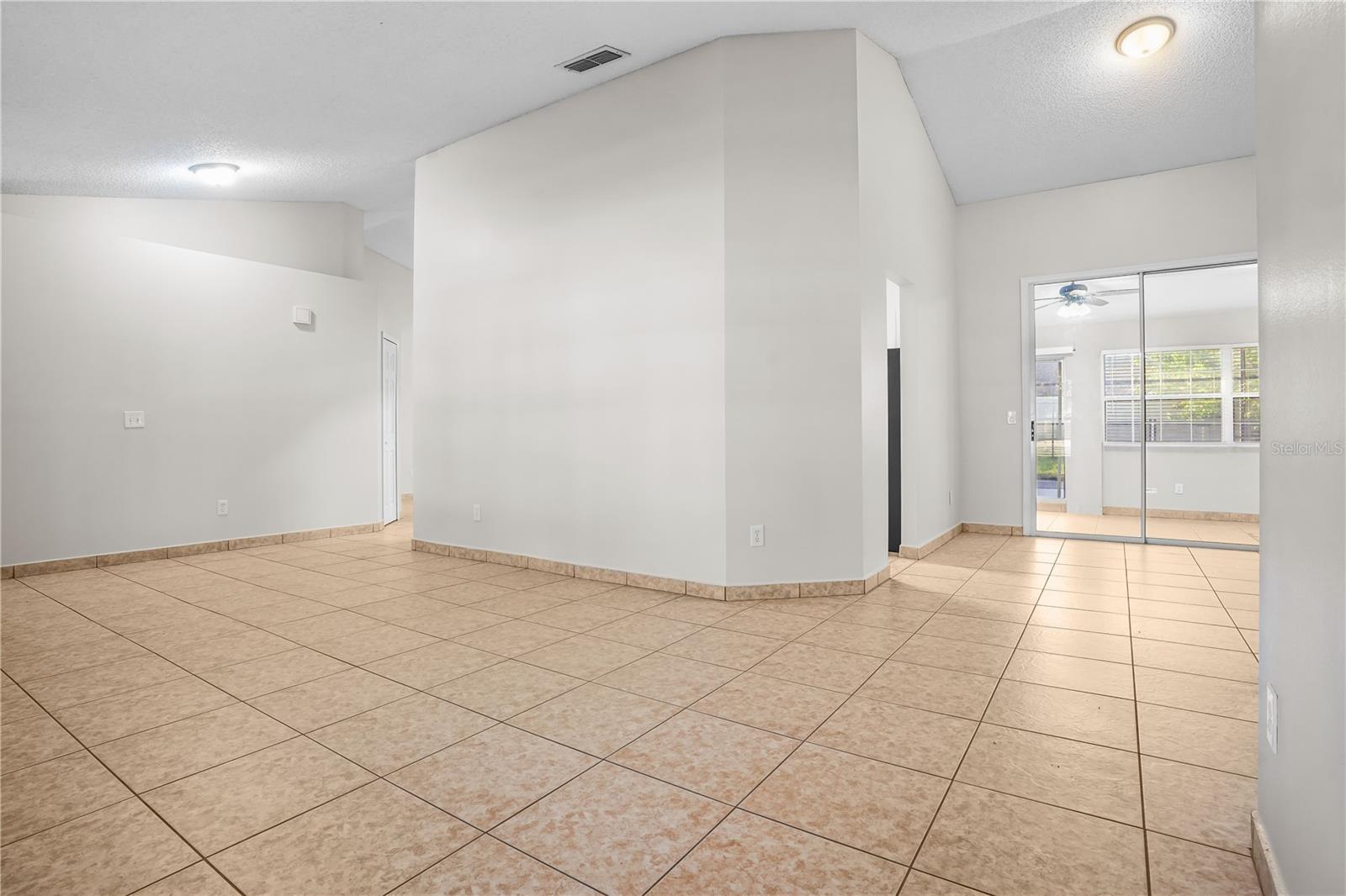 Single Family Residence at 14912 DAY LILY CT, ORLANDO, photo 13 of 42