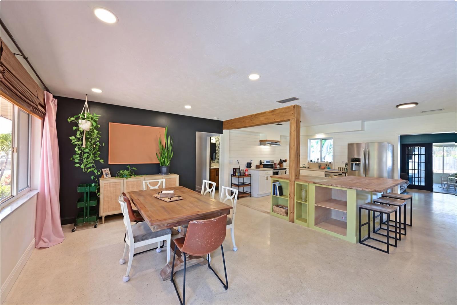 Single Family Residence at 5812 2ND AVE DR NW, BRADENTON, photo 6 of 23