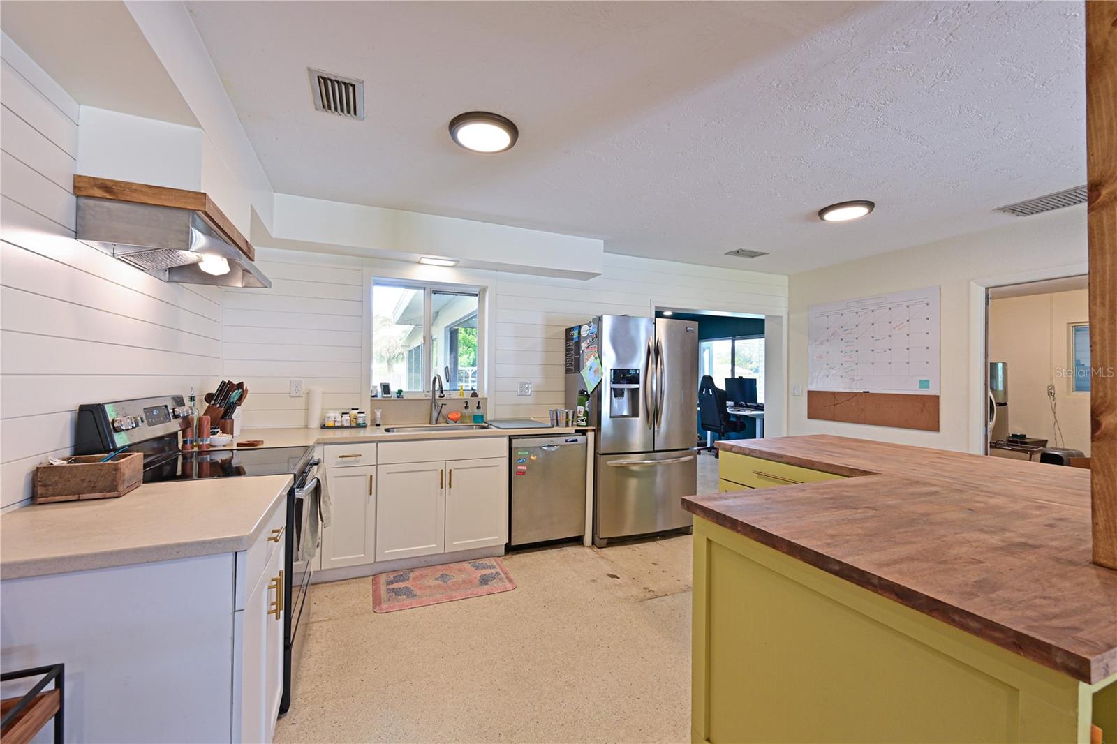 Single Family Residence at 5812 2ND AVE DR NW, BRADENTON, photo 9 of 23