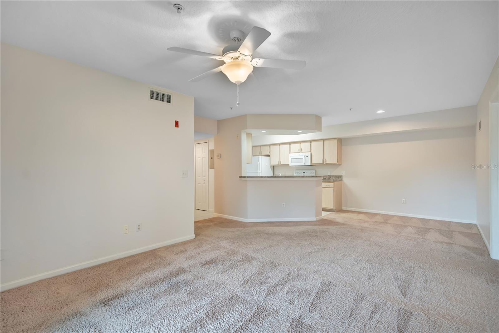 Condominium at 737 CREST PINES DR #623, ORLANDO, photo 5 of 36