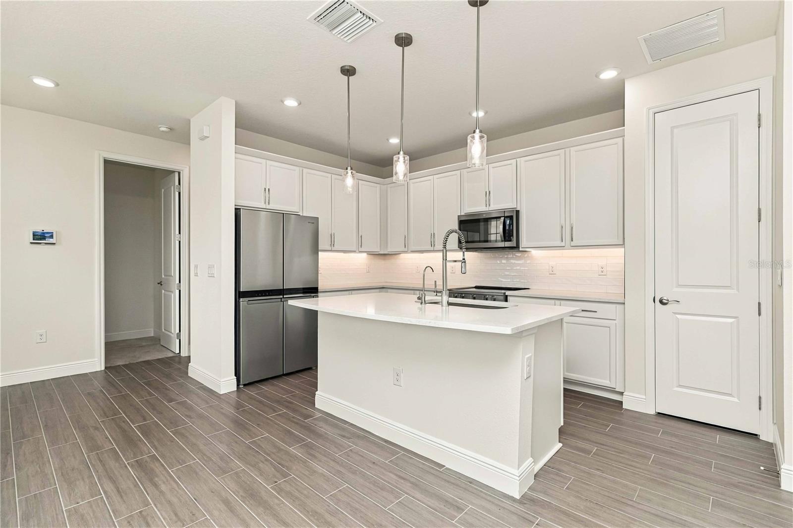 Kitchen - 9136 GULF HAVEN DR, PARRISH
