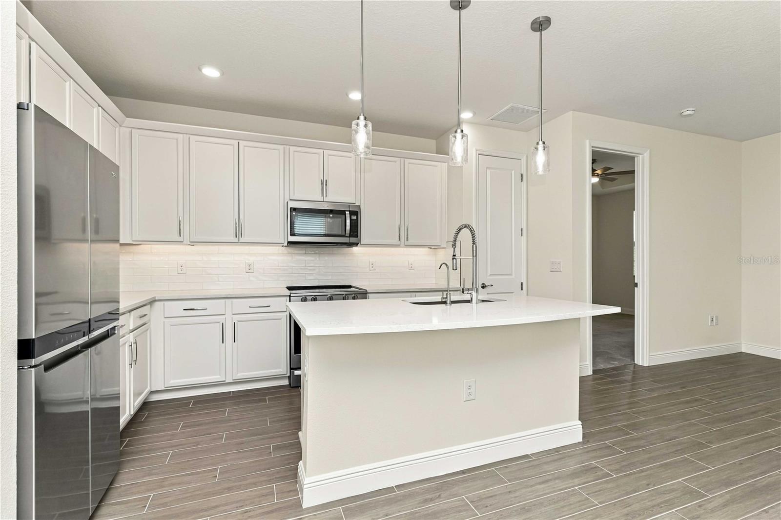 Kitchen - 9136 GULF HAVEN DR, PARRISH