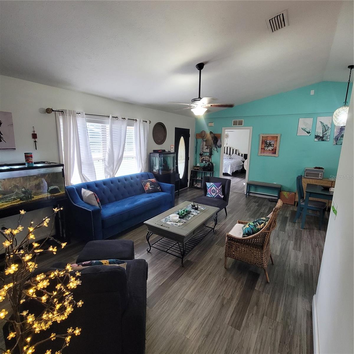Living room - 965 NW 66TH ST, OCALA