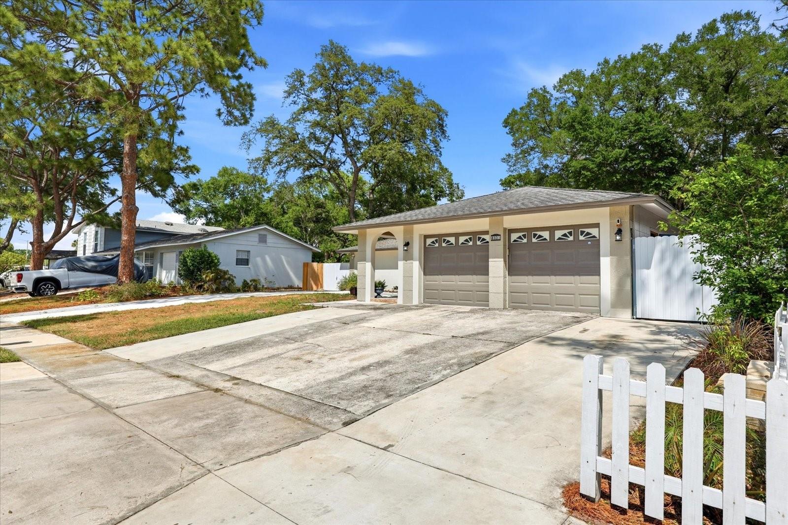 Single Family Residence at 8331 W POCAHONTAS AVE, TAMPA, photo 2 of 37