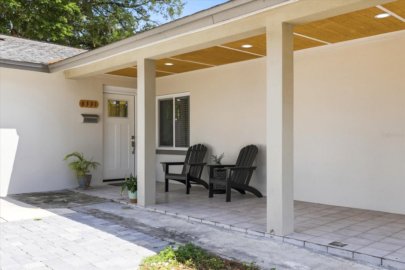Single Family Residence at 8331 W POCAHONTAS AVE, TAMPA, photo 4 of 37