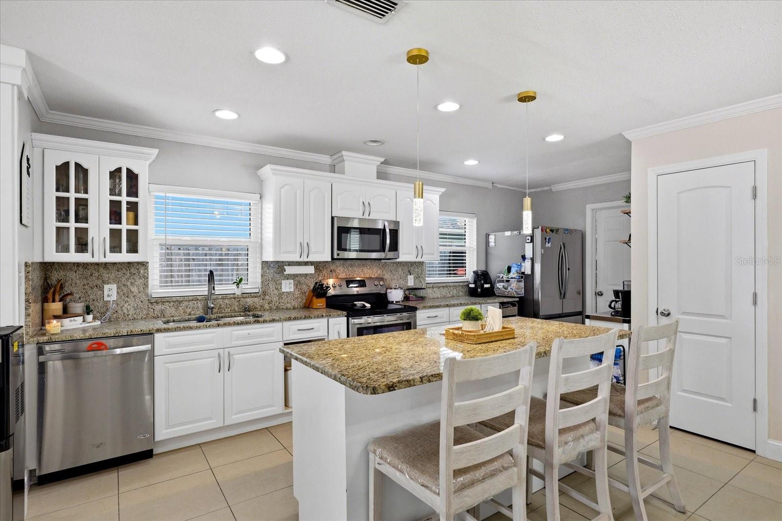 Single Family Residence at 8331 W POCAHONTAS AVE, TAMPA, photo 10 of 37