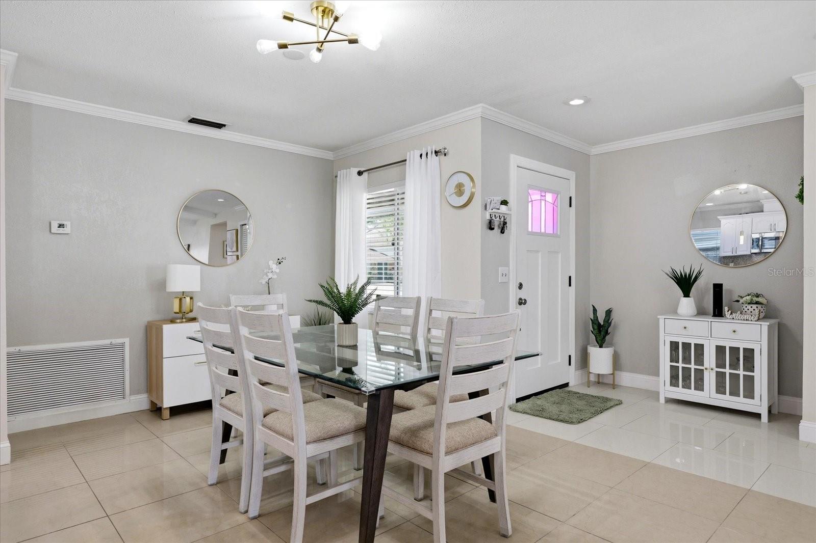 Single Family Residence at 8331 W POCAHONTAS AVE, TAMPA, photo 11 of 37