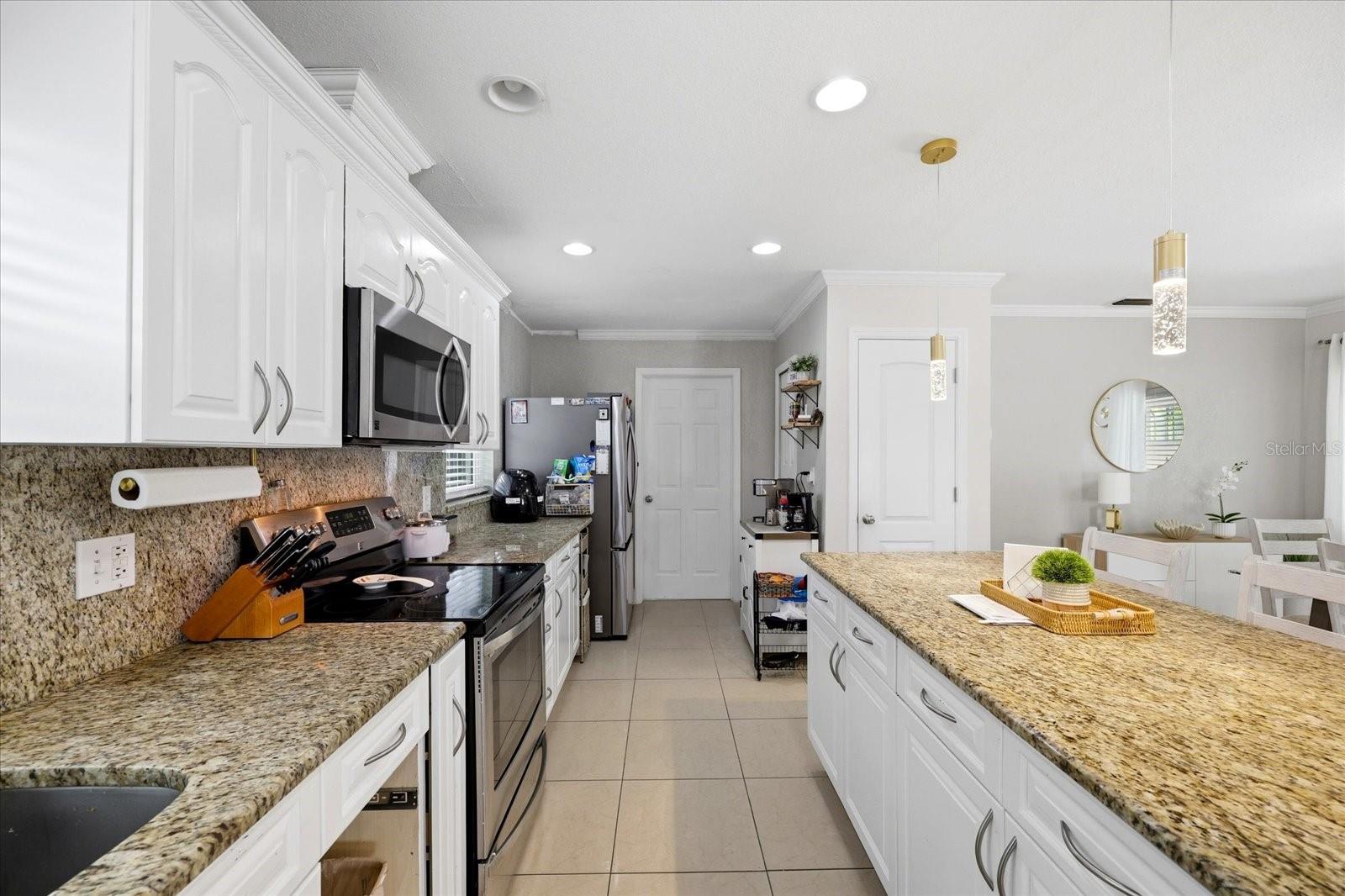 Single Family Residence at 8331 W POCAHONTAS AVE, TAMPA, photo 12 of 37