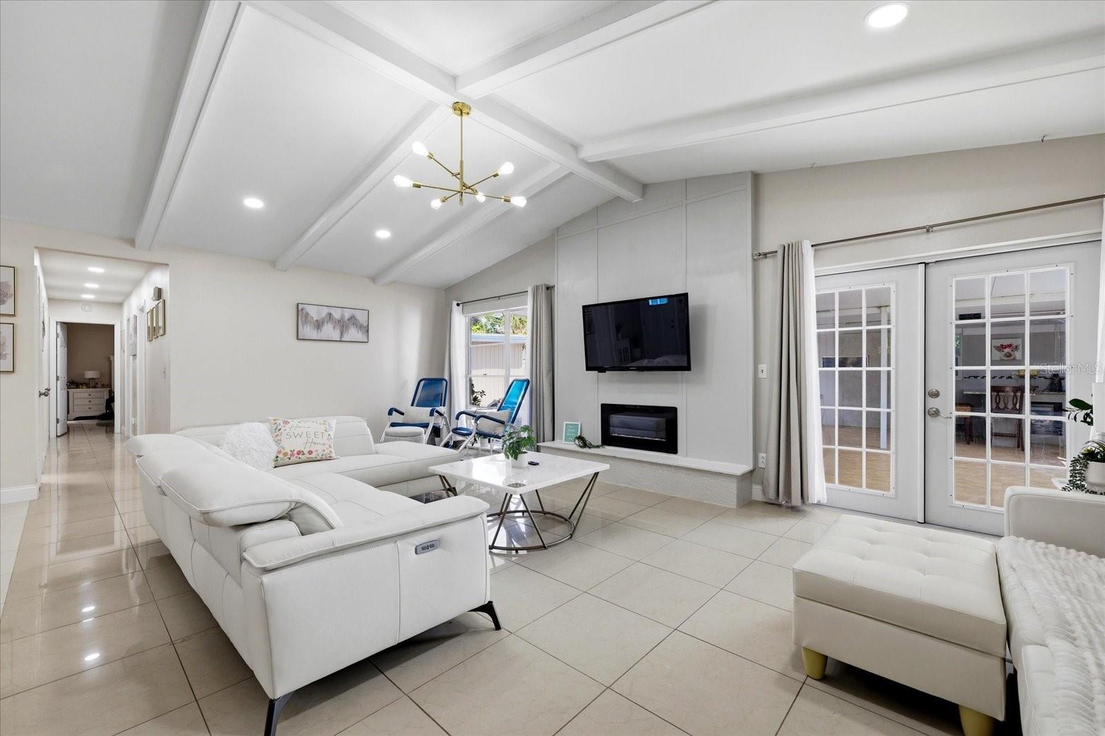 Single Family Residence at 8331 W POCAHONTAS AVE, TAMPA, photo 14 of 37