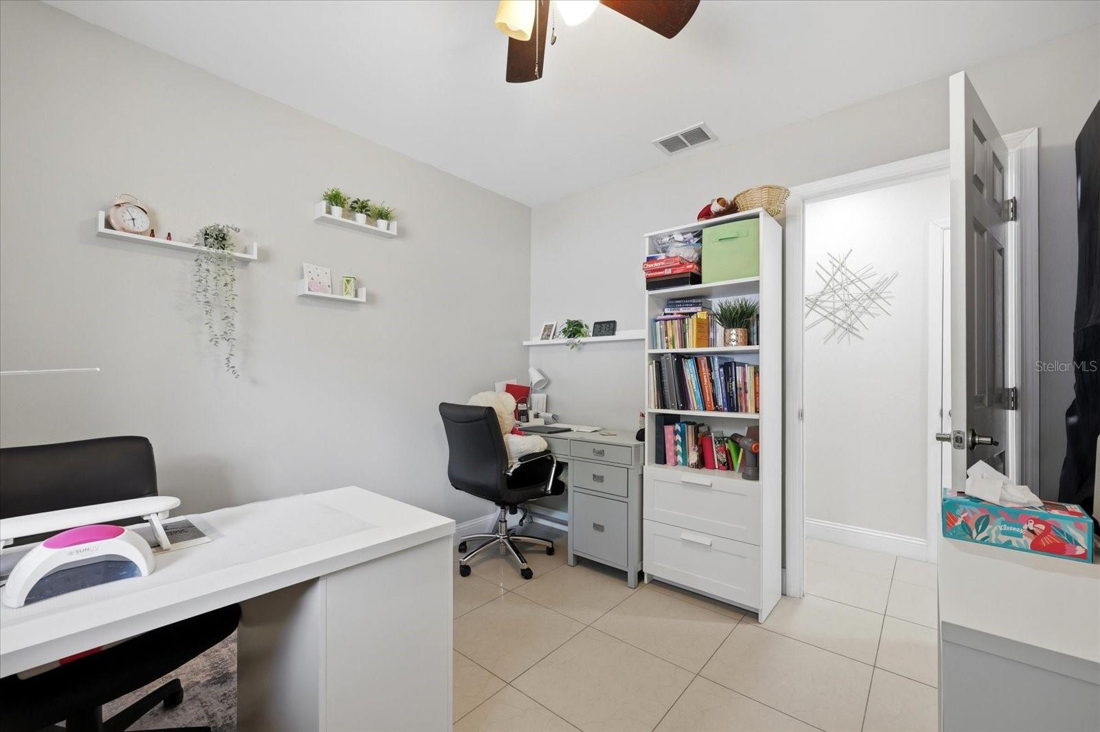 Single Family Residence at 8331 W POCAHONTAS AVE, TAMPA, photo 18 of 37