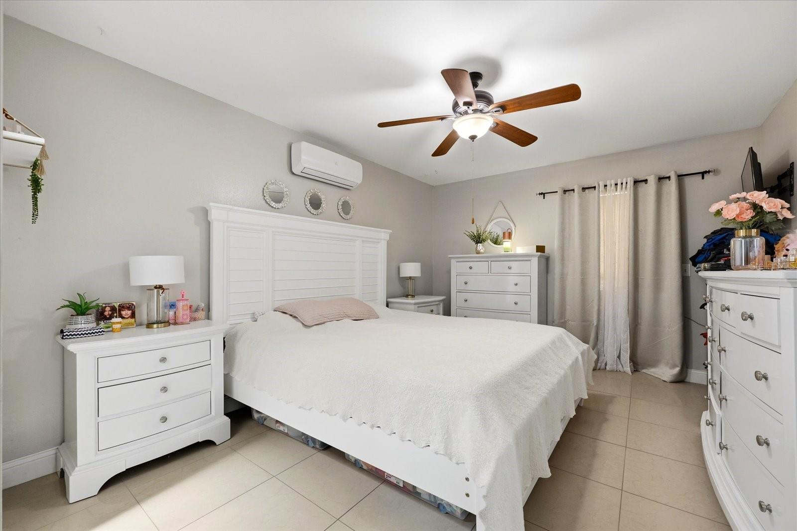 Single Family Residence at 8331 W POCAHONTAS AVE, TAMPA, photo 21 of 37