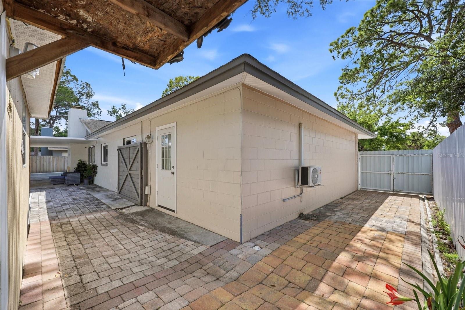 Single Family Residence at 8331 W POCAHONTAS AVE, TAMPA, photo 30 of 37