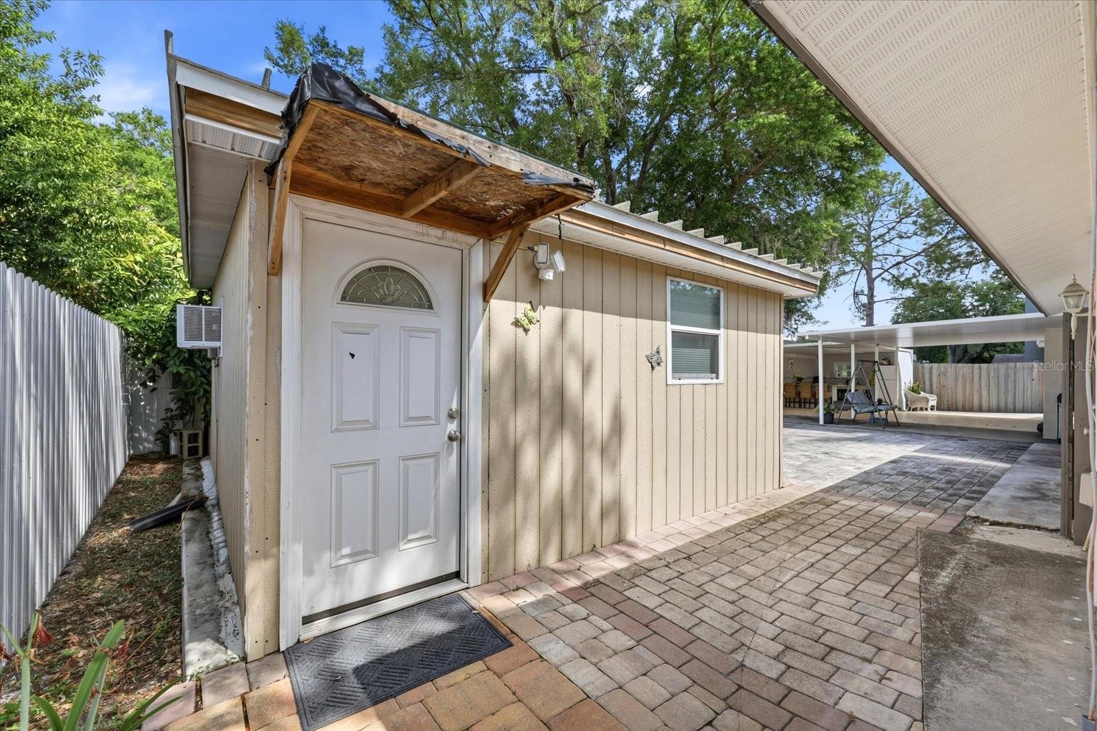 Single Family Residence at 8331 W POCAHONTAS AVE, TAMPA, photo 31 of 37