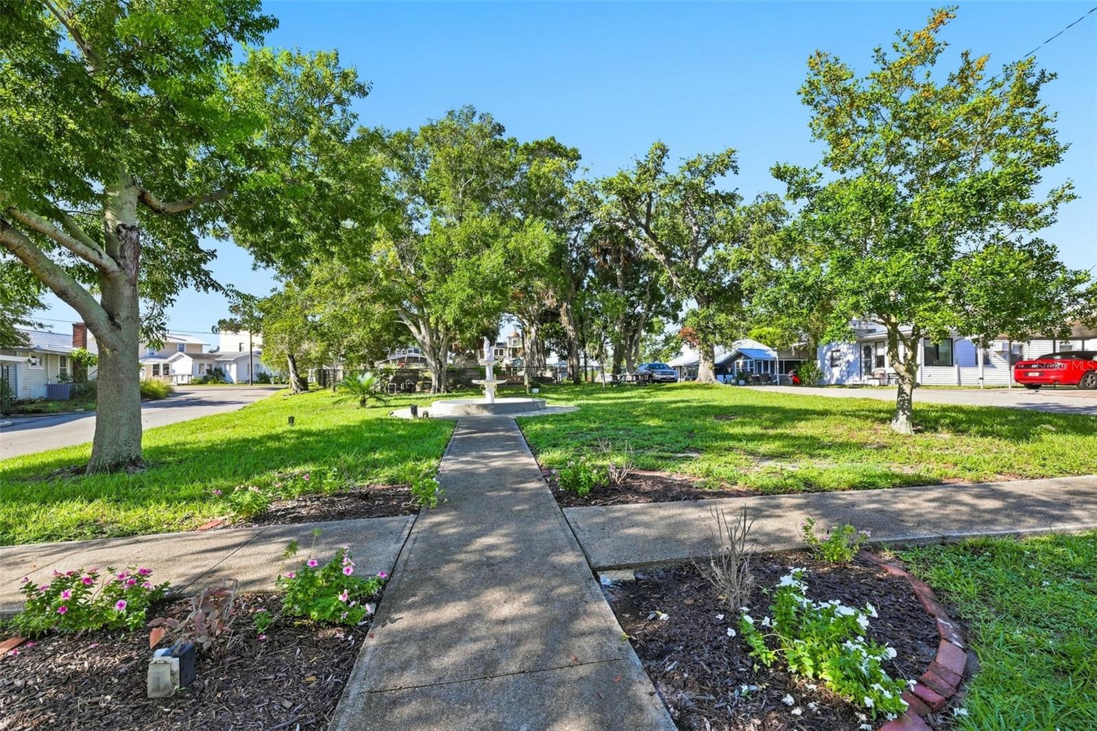 Park views across from home. - 8 PLAZA ST E, BRADENTON