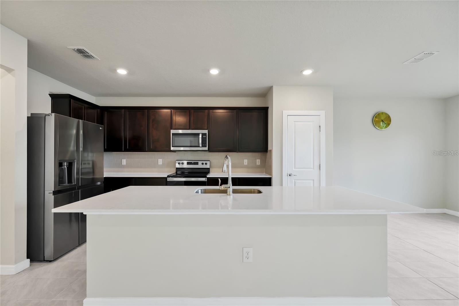 Single Family Residence at 5322 ROYAL POINT AVE, KISSIMMEE, photo 10 of 47